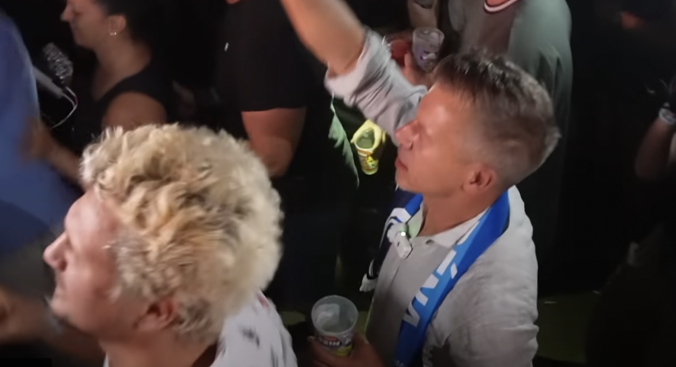 Amire Orbán nem képes, de Magyar Péter igen: a Bindzsisztánra bulizni Majka koncertjén
