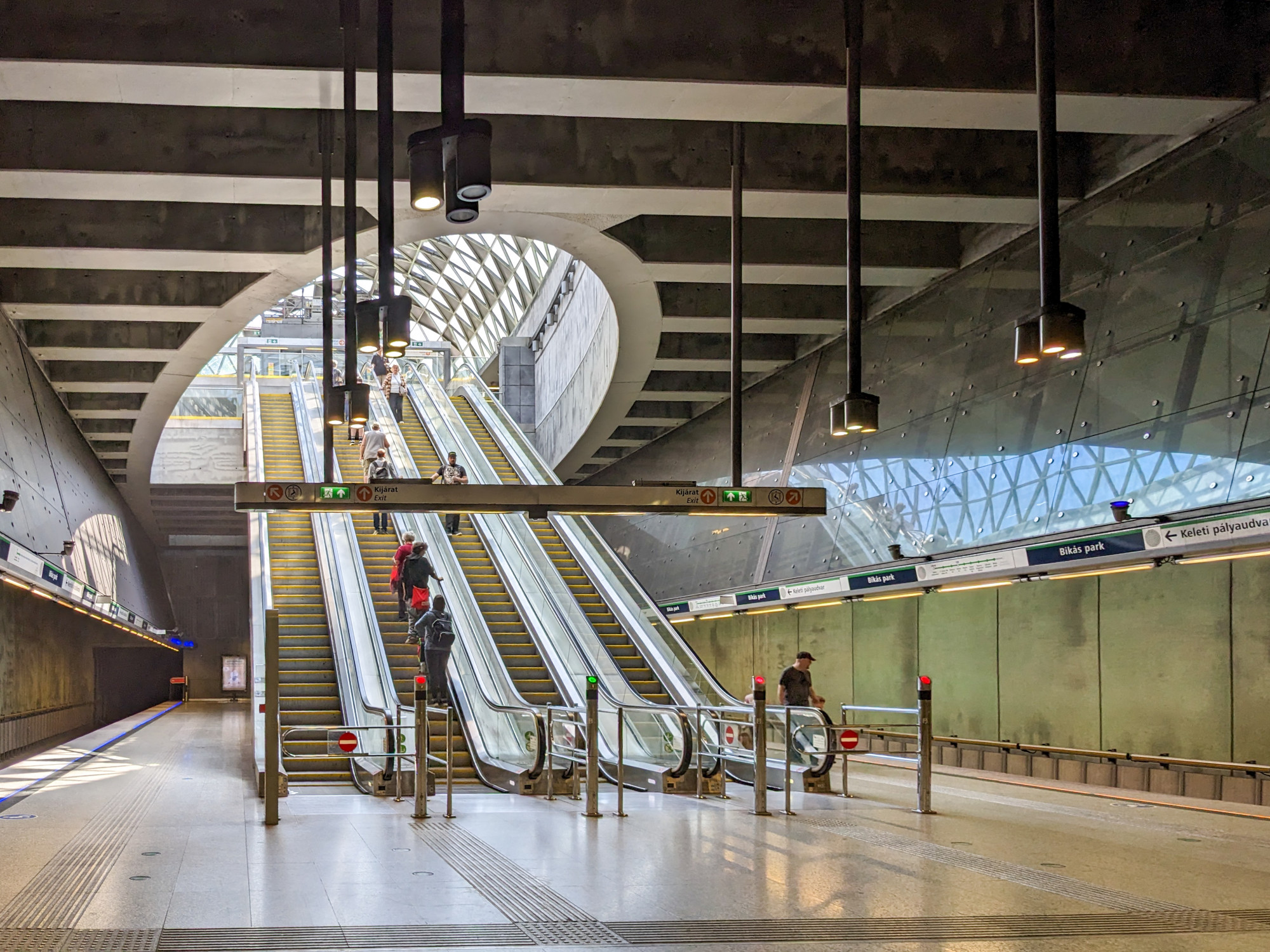 Gázolt a metró a Rákóczi téren