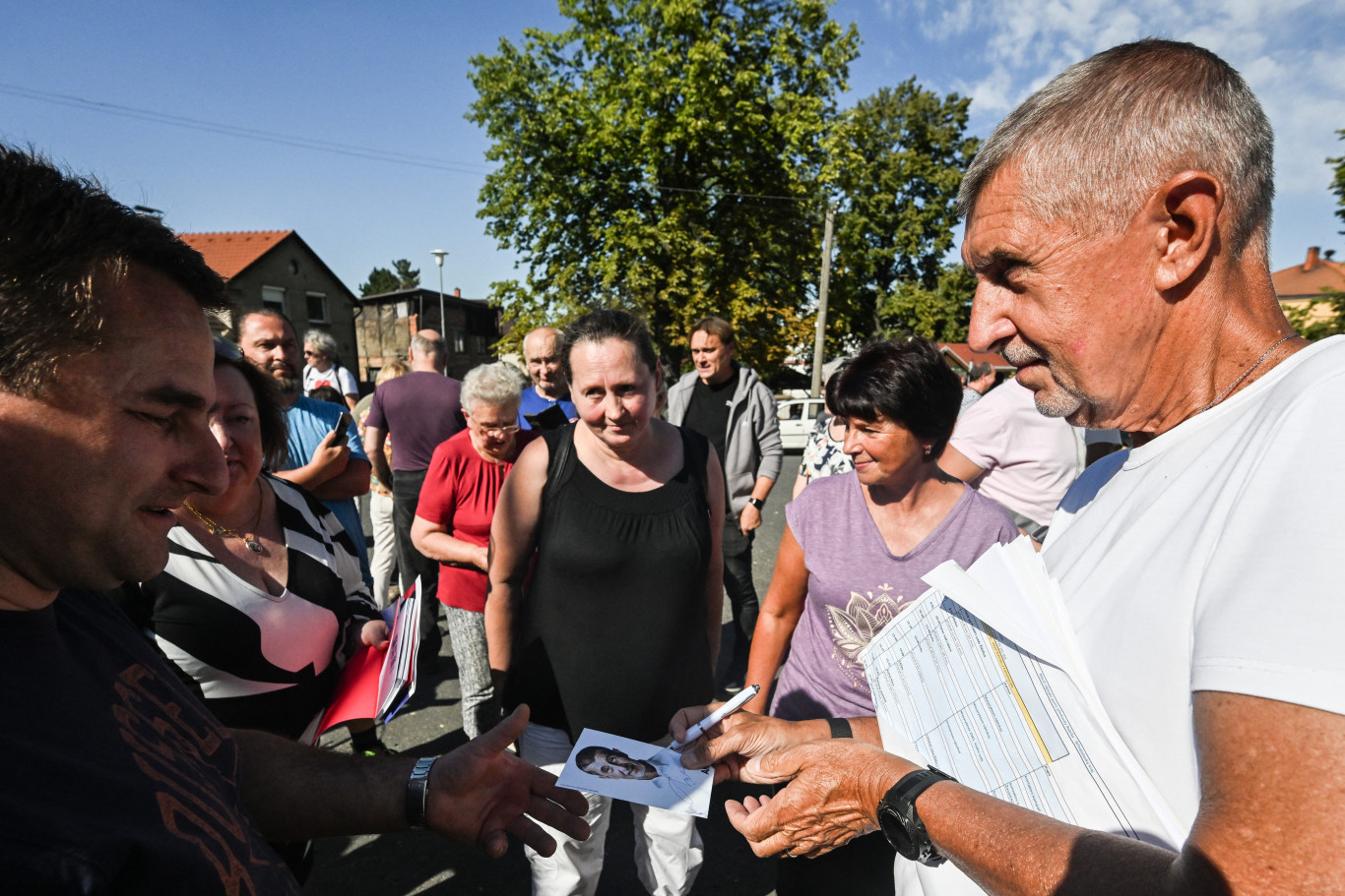Mankóval ütlegelték Andrej Babišt egy kampányrendezvényen