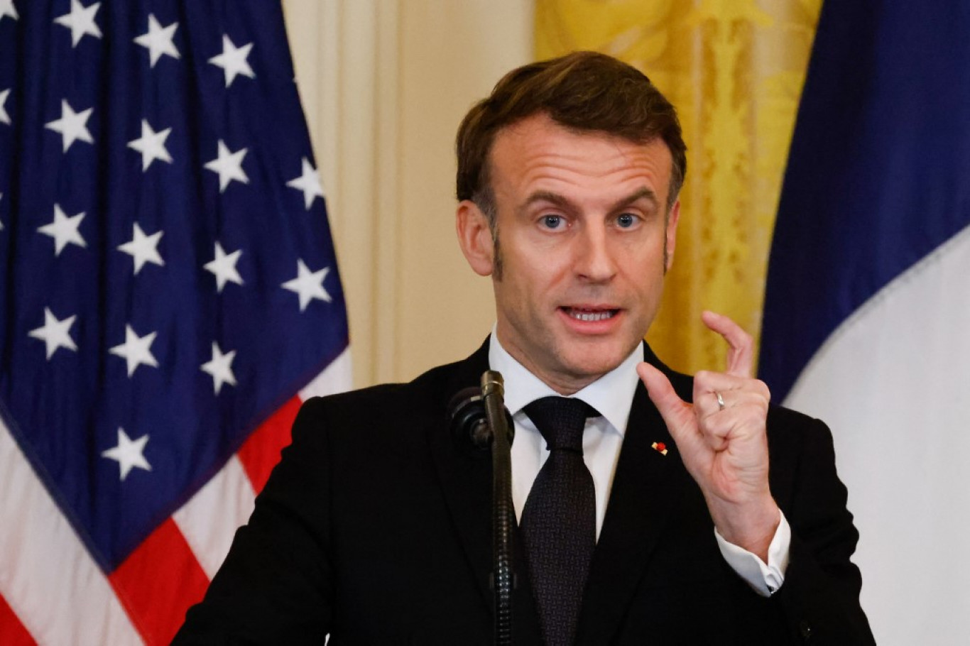 Macron akkor se mond le, ha piros hó esik felfelé: péntek estig megnevezik Franciaország utóbbi két évének hatodik miniszterelnökét