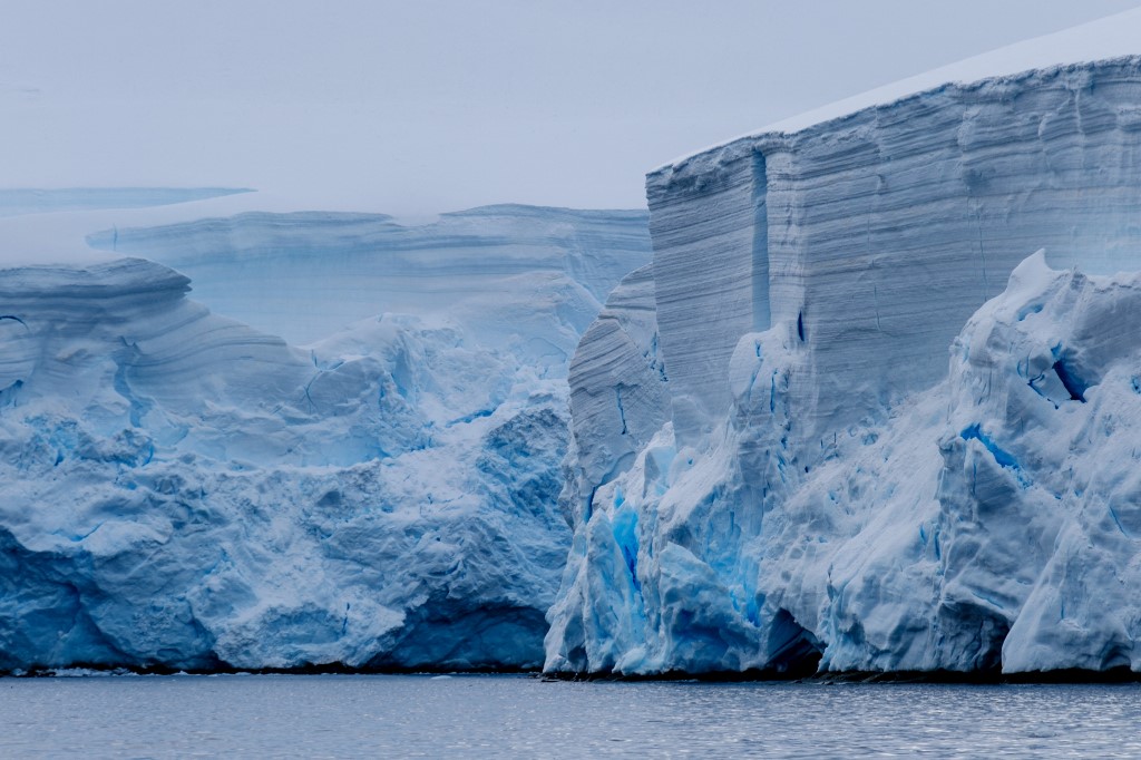 Az Antarktisz alatt óriási kanyonok rejlenek és nagyon fontos szerepük van