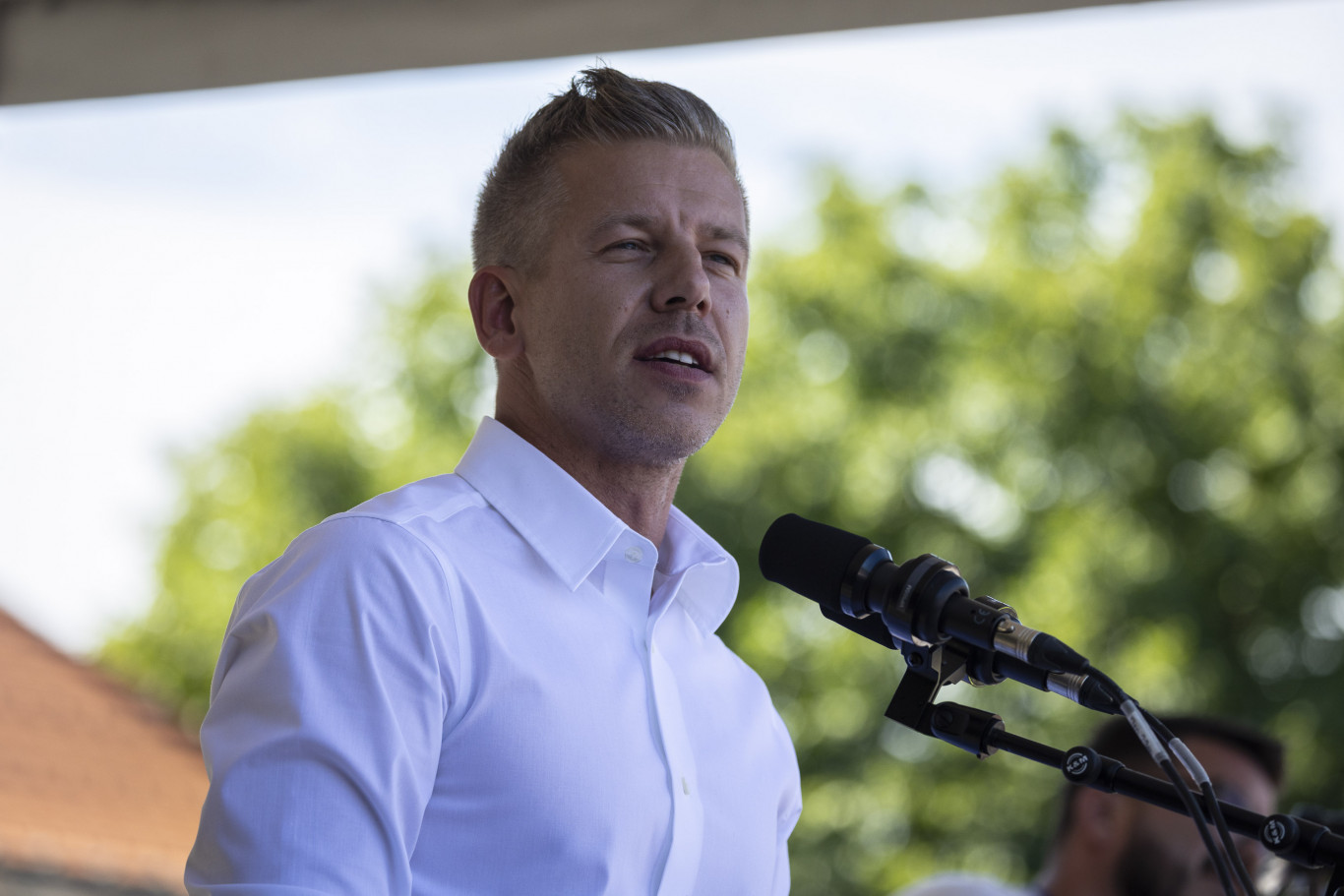 Magyar: Ez az embertelen hatalom arra nem volt képes másfél év alatt, hogy kiálljon és bocsánatot kérjen, belenézzen a bicskei áldozatok szemébe