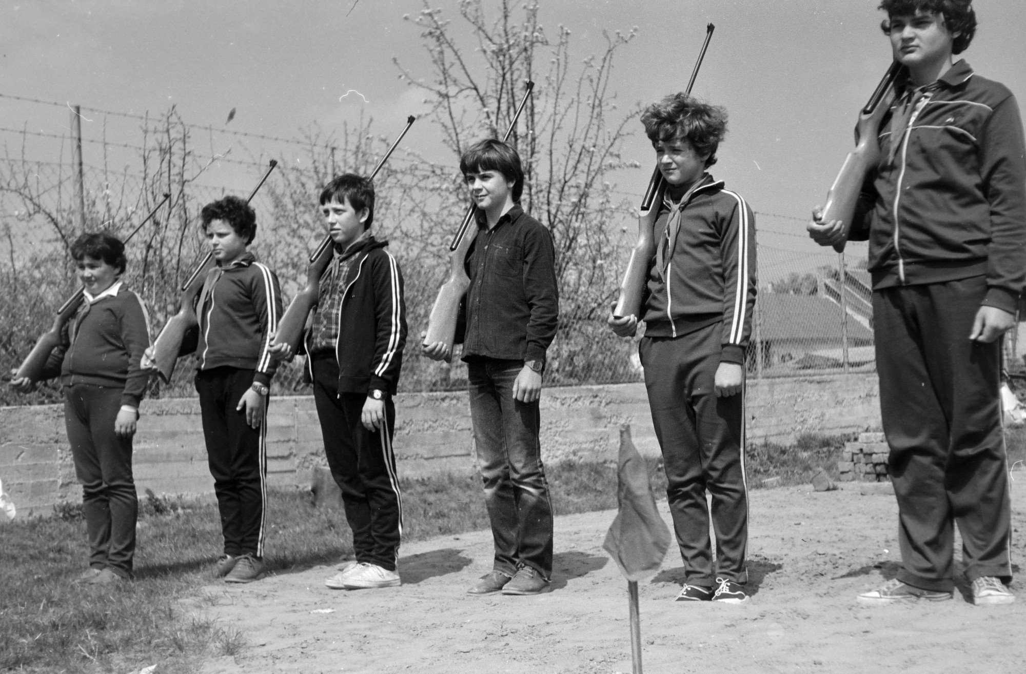 Honvédelmi oktatás Magyarországon: az iskolai militarizmus legnagyobb veszélye, hogy normalizálja a háborút