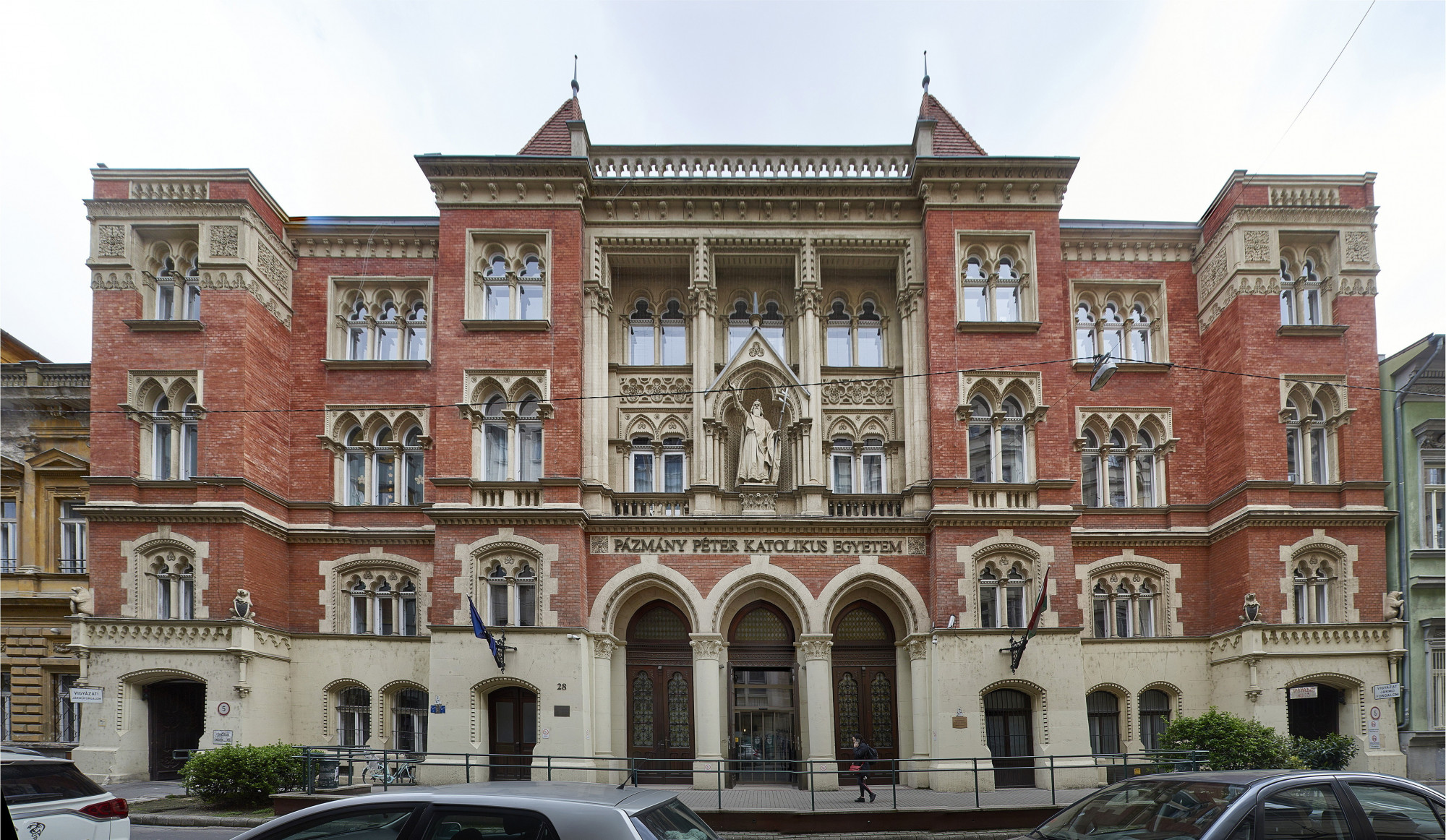 Felmondott a harmadik, melegek mellett kiálló pázmányos pszichológus is