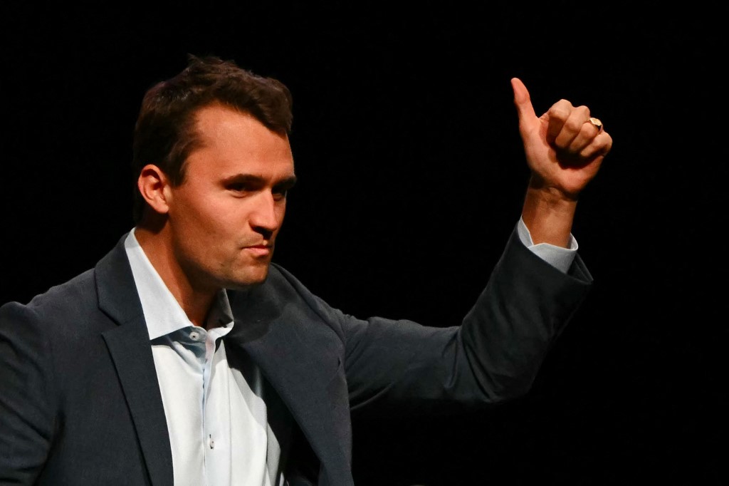 Meglőtték Charlie Kirk jobbos influenszert, a MAGA és Trump egyik legfontosabb háttéremberét