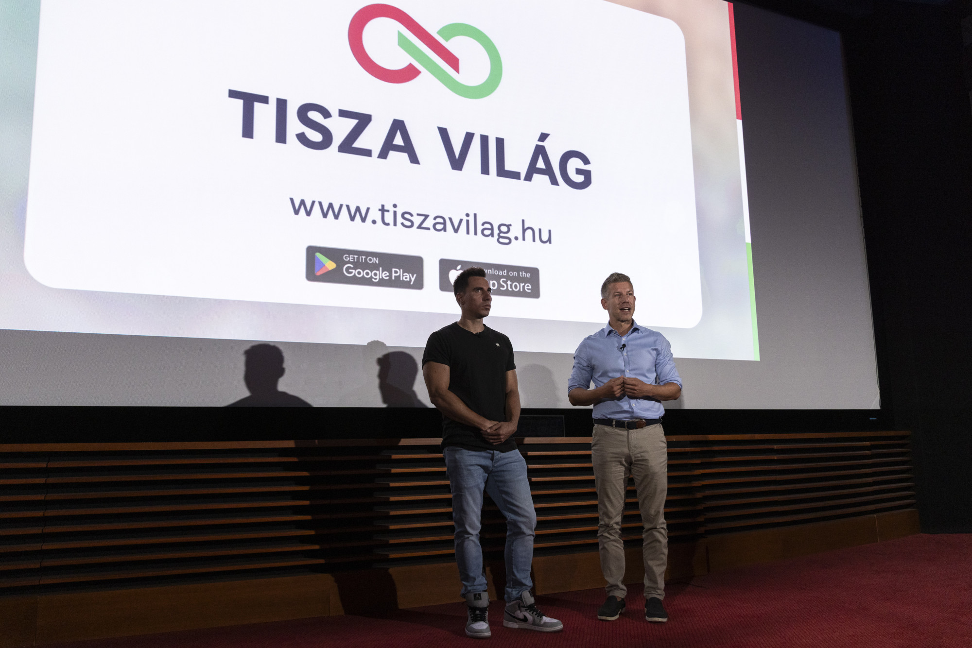A Tisza belső vizsgálata szerint egy beépített önkéntes szivárogtatta ki az adataikat