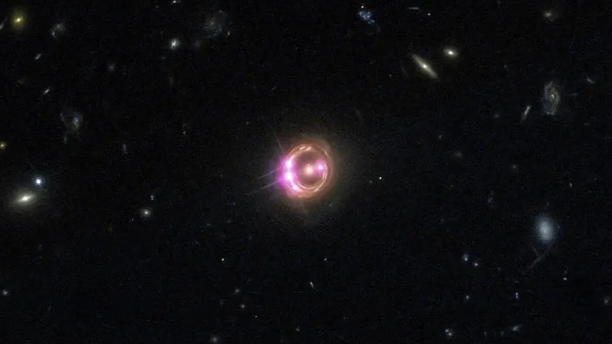 6 milliárd fényév távolságból mérték meg egy szupernehéz fekete lyuk koronáját, aminek kiterjedése bolygórendszerünkével vetekszik