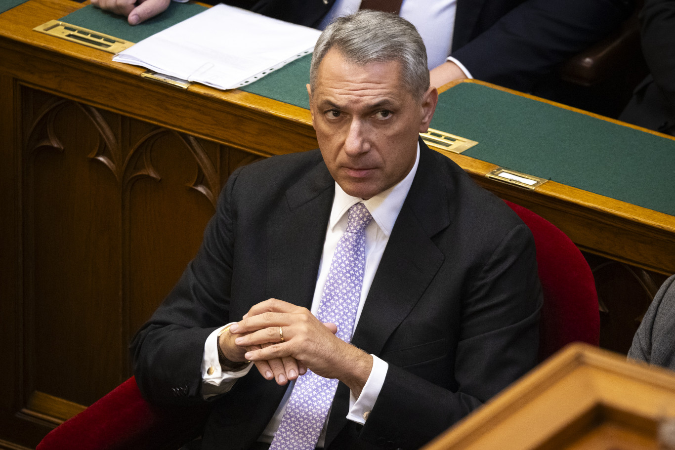 Lázár szerint ha a Mészáros-cég nem fogadja el a feltételeket, kizárhatják az állami beruházásokból