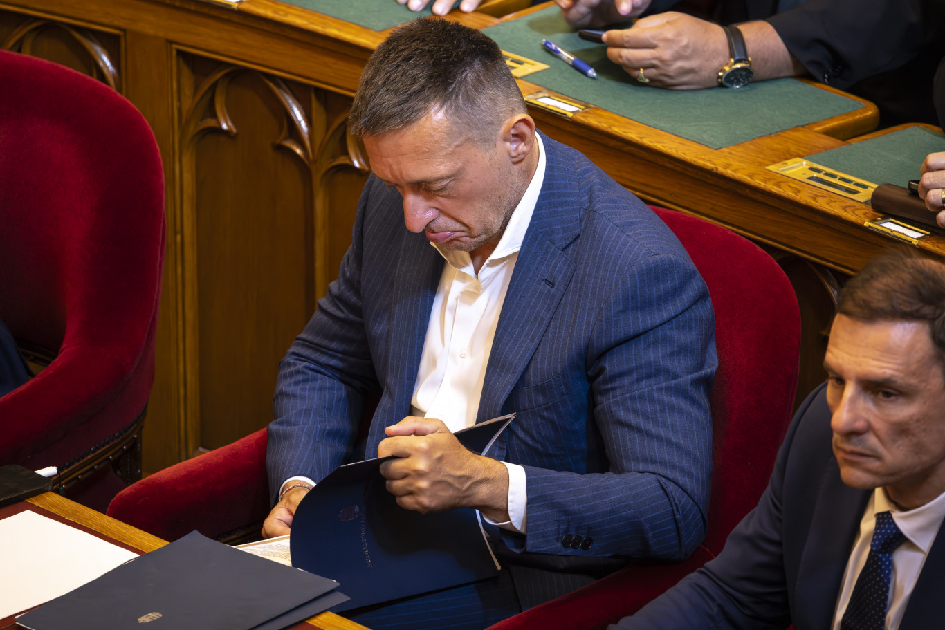 Négymilliárd forintot csoportosít át a kormány a Nemzeti Konzultációra