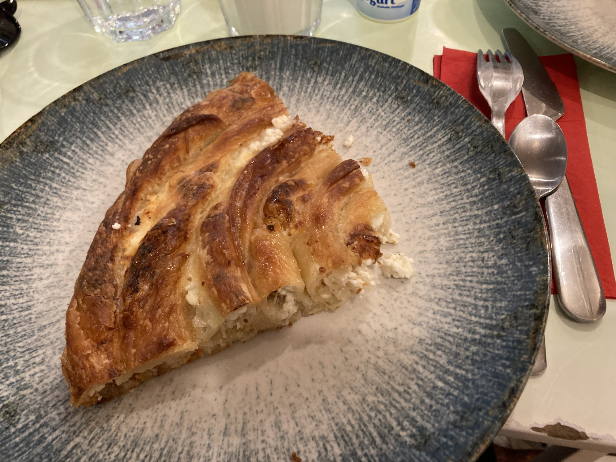 Éhes a város, több bureket Budapestre!