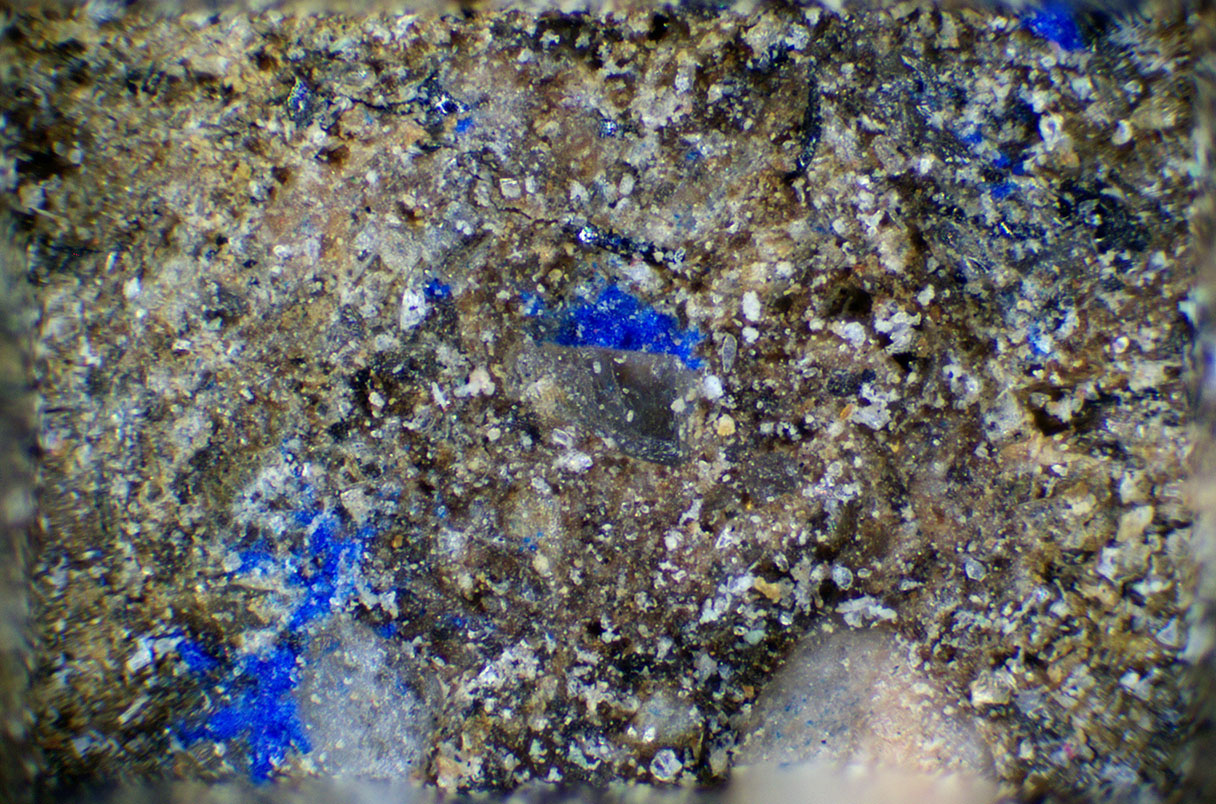 Az egyiptomi találmánynak tartott kék színnel már az őskőkorban kísérleteztek