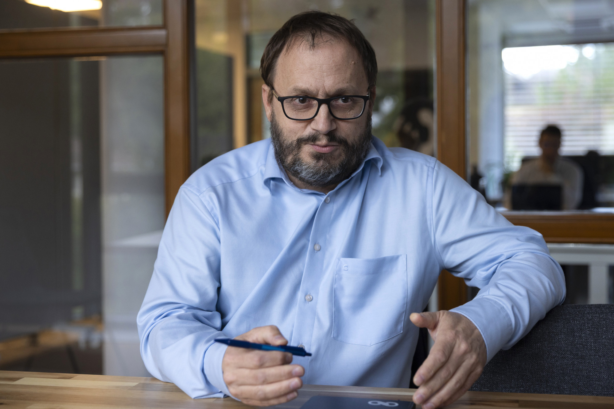 Kármán András: A gazdaságpolitika orosz rulettet játszik, mekkelekeskedés, amit a Fidesz csinál
