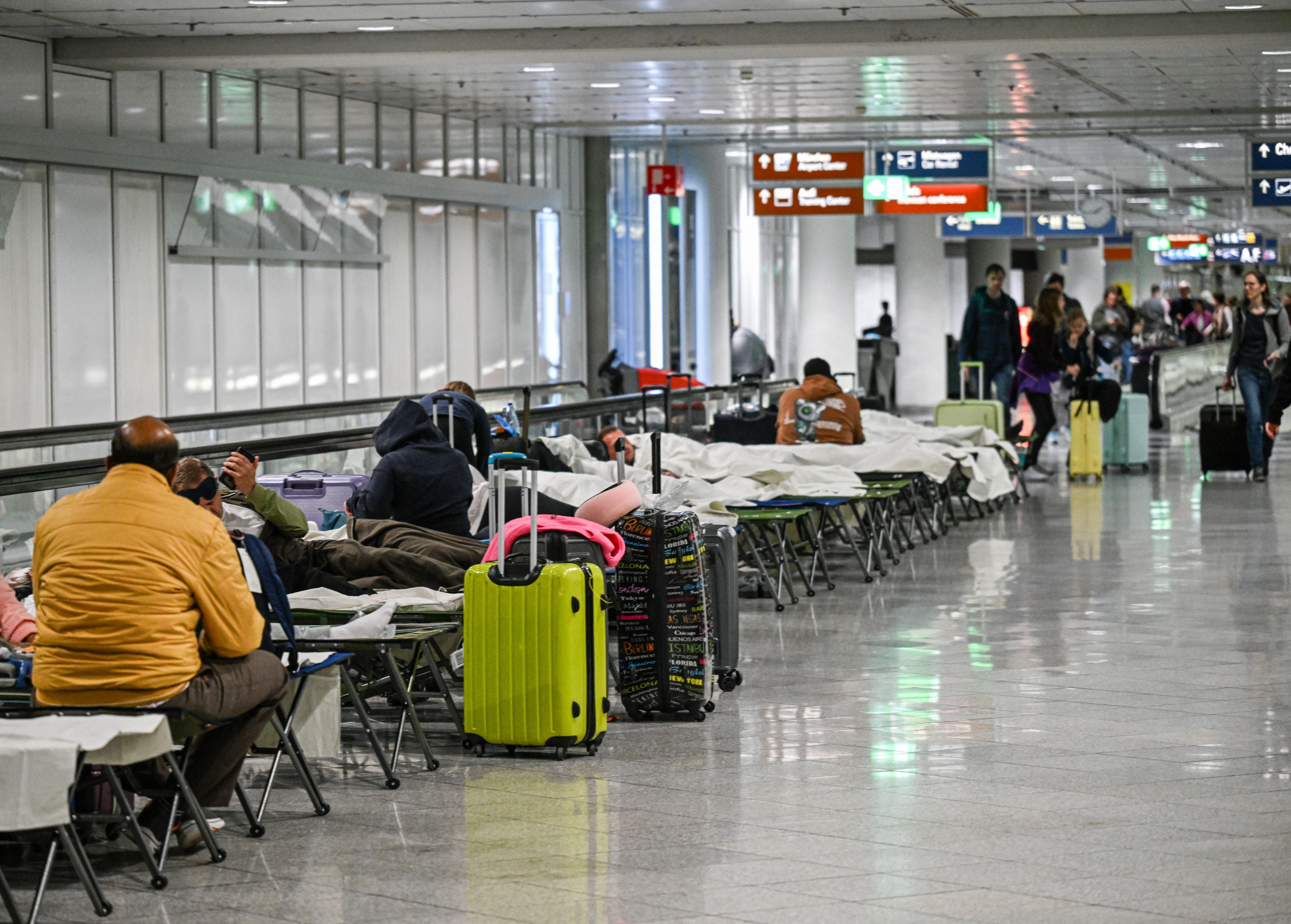 Most a müncheni repteret zárták le ismeretlen drónok miatt