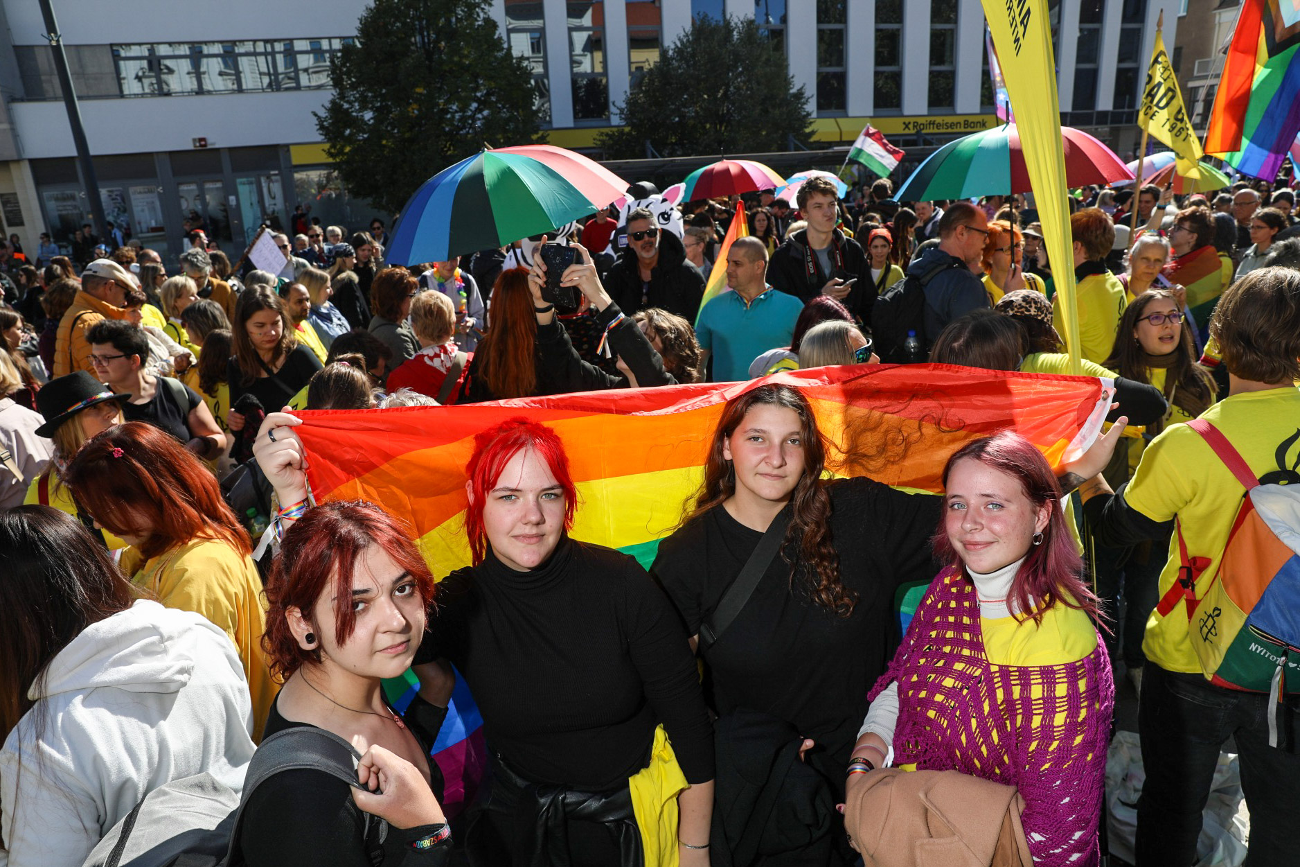Elkezdődött a betiltott Pécs Pride
