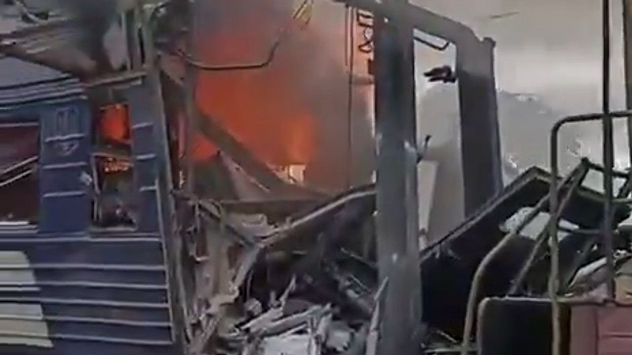 Utasokkal teli vasútállomást lőttek drónokkal az oroszok