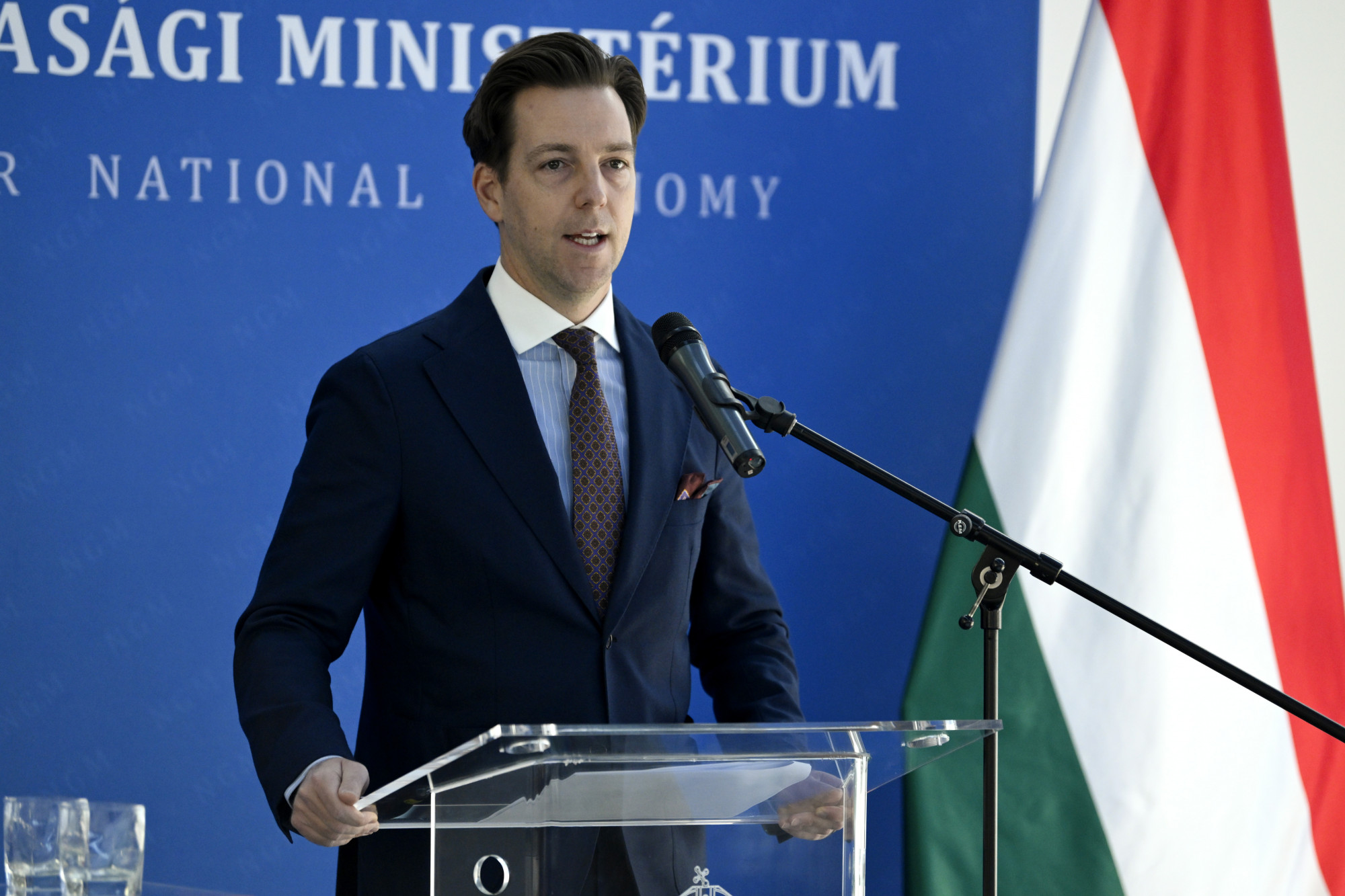 A bankelnöki széke után a miniszteri biztosi címét is bukta az MFB alig egy év után távozó vezetője