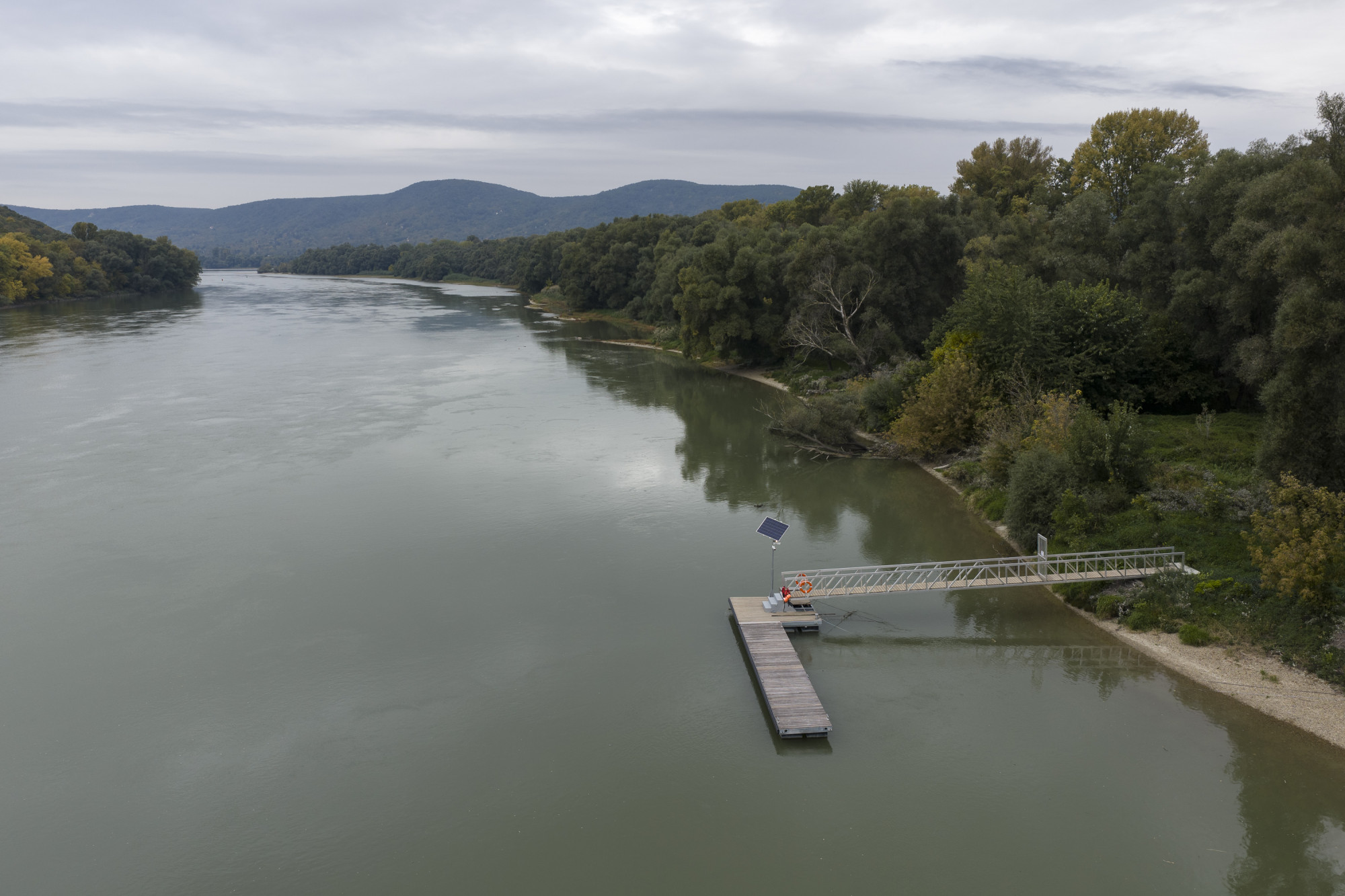 Attól félnek a Dunakanyarban, hogy ha a NER már elfoglalta a Balatont, ők jöhetnek a sorban
