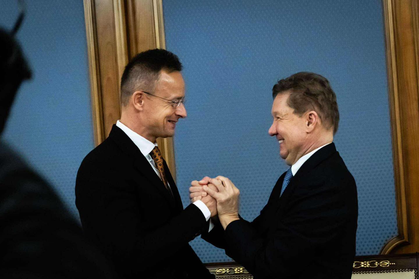 Szijjártó Péter büszkélkedik: idén 238 milliárd forinttal többet költöttek a magyarok az oroszok háborújának finanszírozására