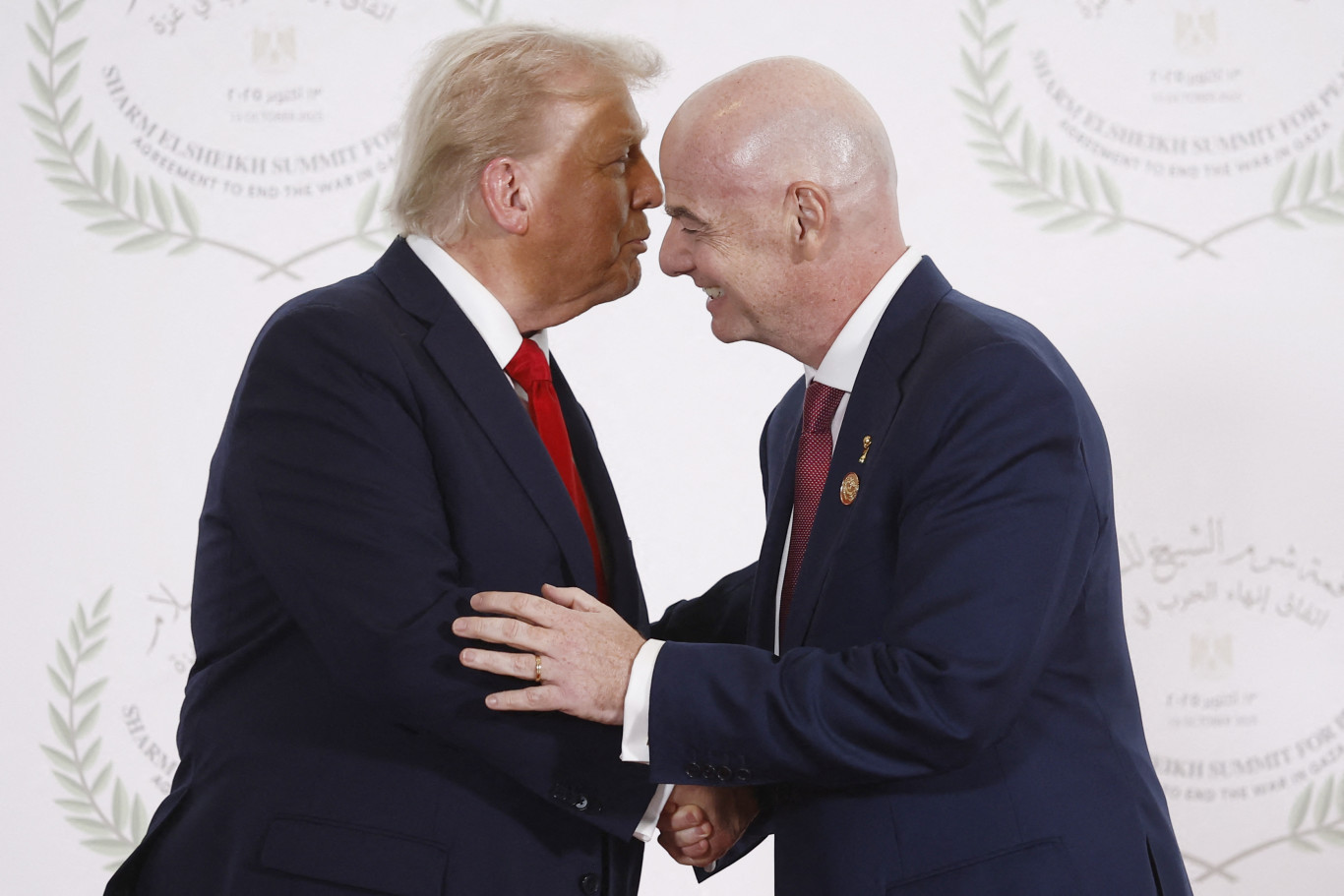 Akkora Trump-barát lett a FIFA elnöke, hogy már a Gázáról szóló békecsúcson is ott lehetett