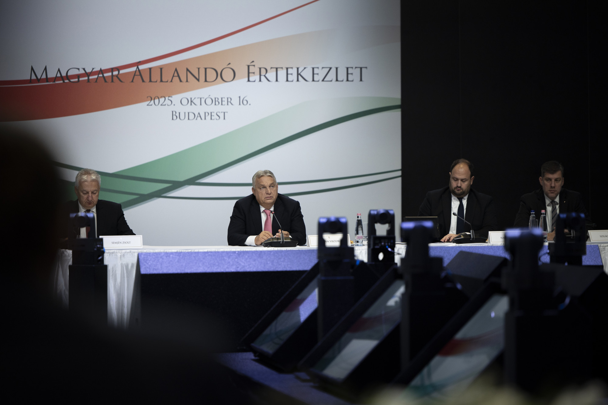 Orbán: Jövendőbeli szomszédokról most ne beszéljünk