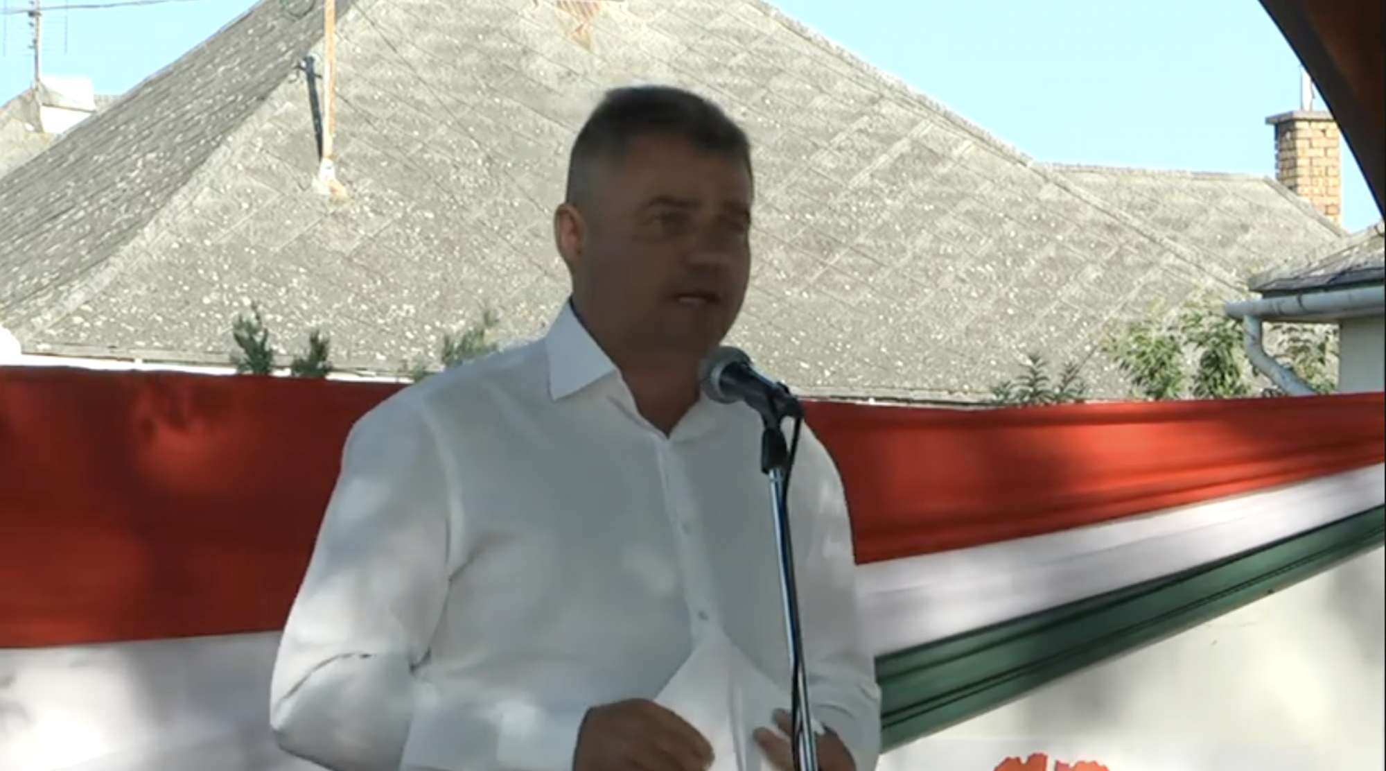 Sokak hőse: a fideszes képviselő egyetlen ülésre sem ment el a választás óta, a a fideszes többség kirúgta