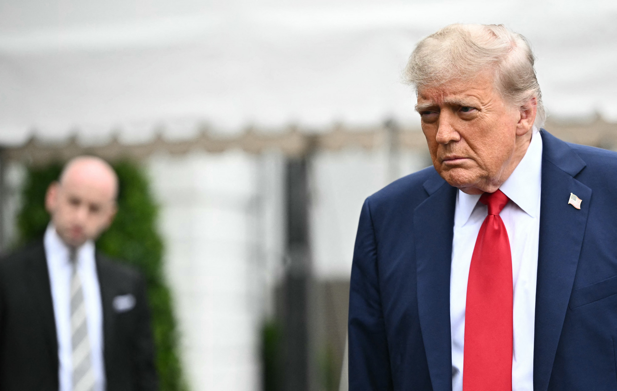Trump kiakadt egy hirdetésen, azonnal megszakította a vámtárgyalásokat Kanadával