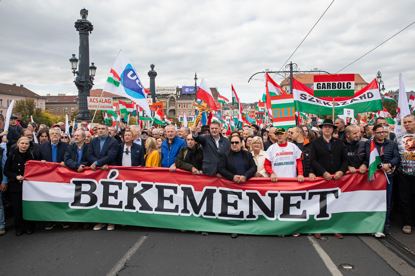 Március 15-én, a kampány kellős közepén jön a Békemenet