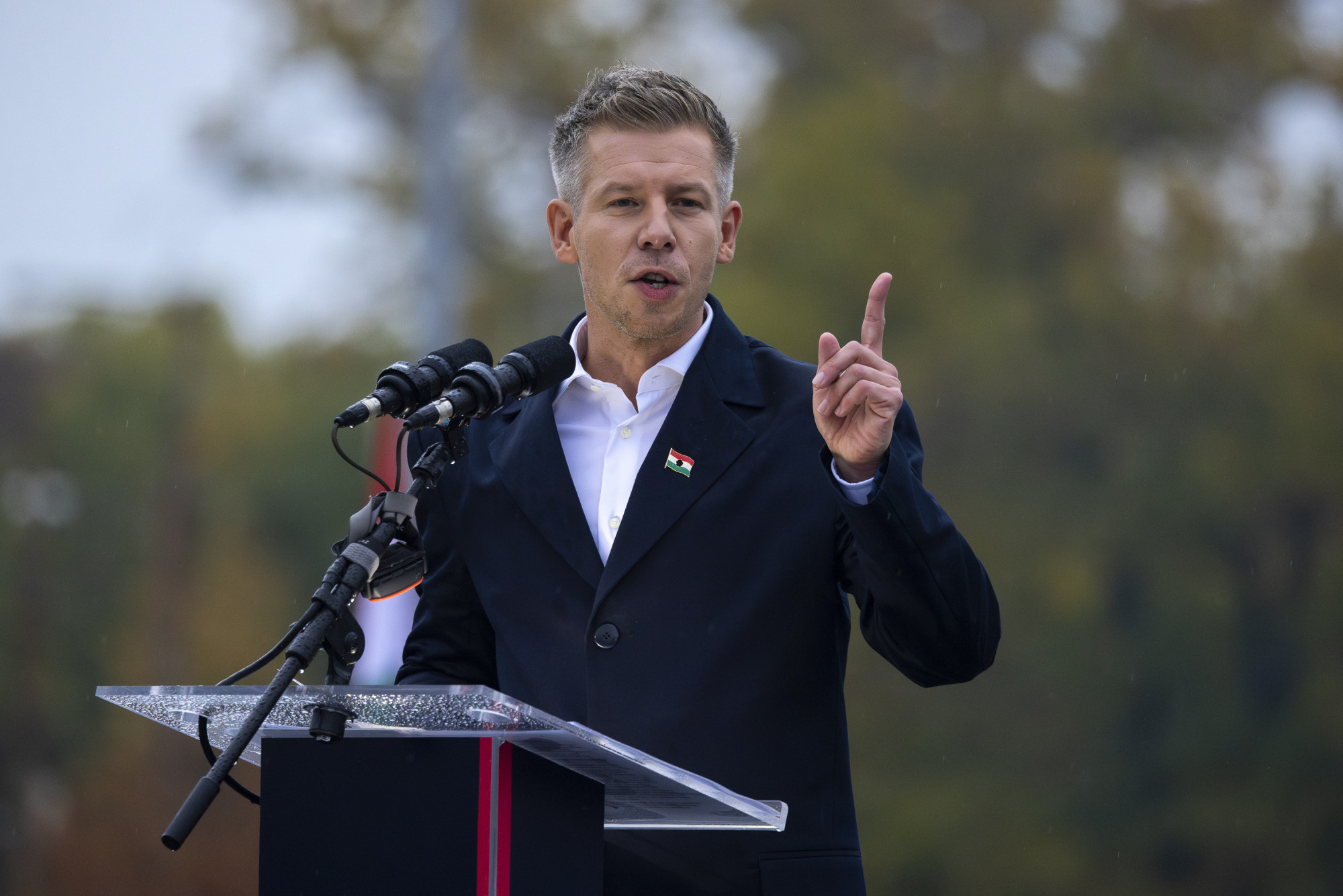 Magyar Péter feljelenti Orbán Balázst a mesterséges intelligenciával hamisított videó miatt