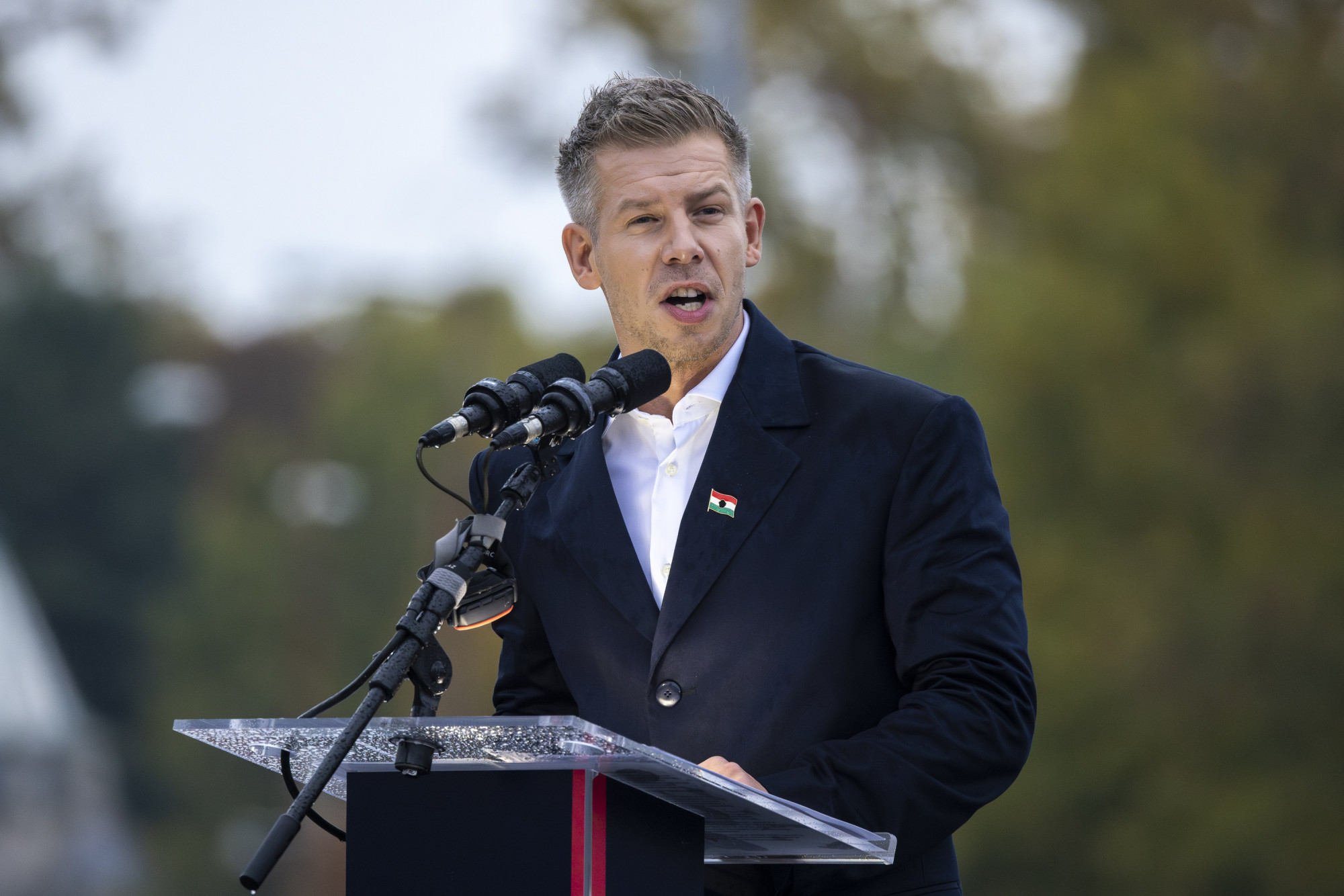 Magyar Péter feldobta a labdát a kis pártoknak, azok meg a maguk módján le is ütötték