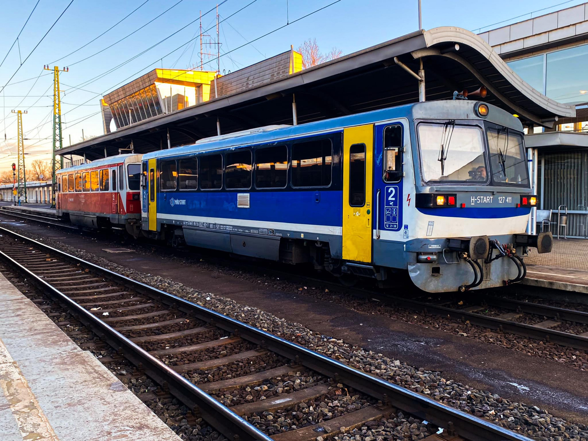Elszabadult egy vonat Mátészalkán, négy kilométert vágtázott, három váltót rongált meg, majd nyugovóra tért