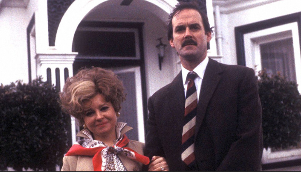 Meghalt a Waczak Szálló főszereplője, Prunella Scales