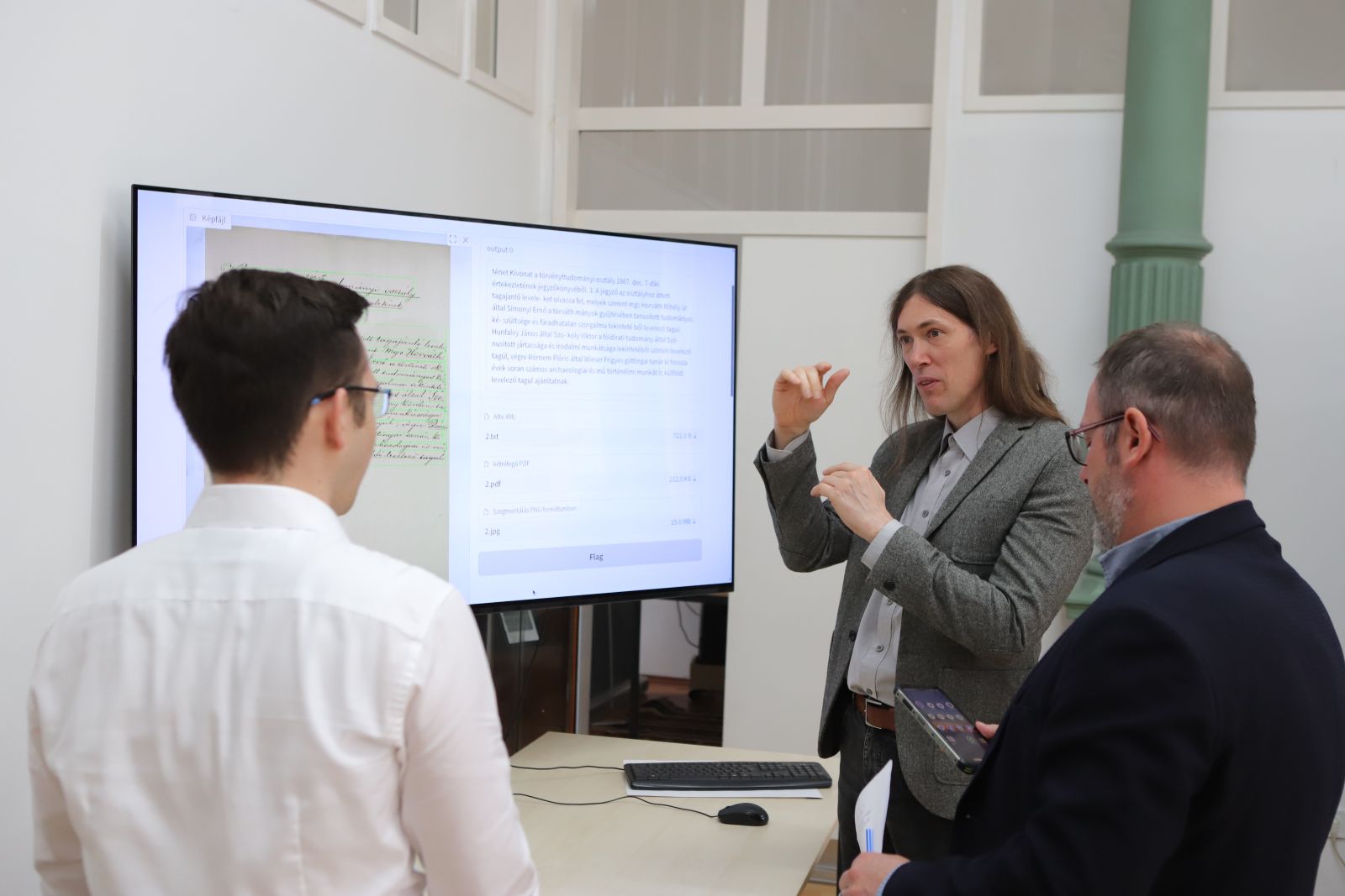 120 millió forintos AI-szervert kapott az ELTE, amivel tudományos és kulturális adatfeldolgozásra képes chatbotokat fejlesztenek majd