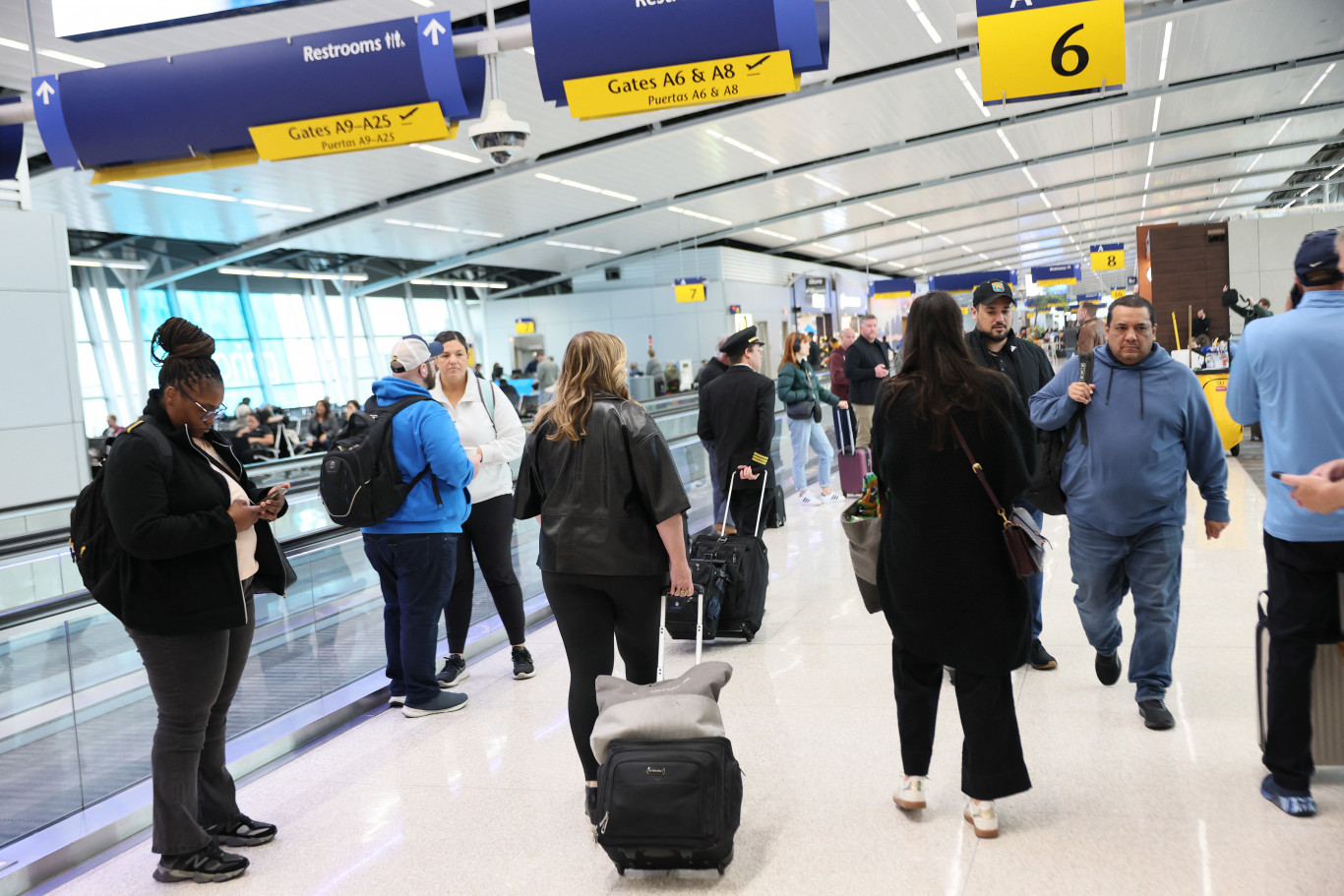 Több ezer repülőjáratot töröltek Amerikában a kormányzati leállás miatt