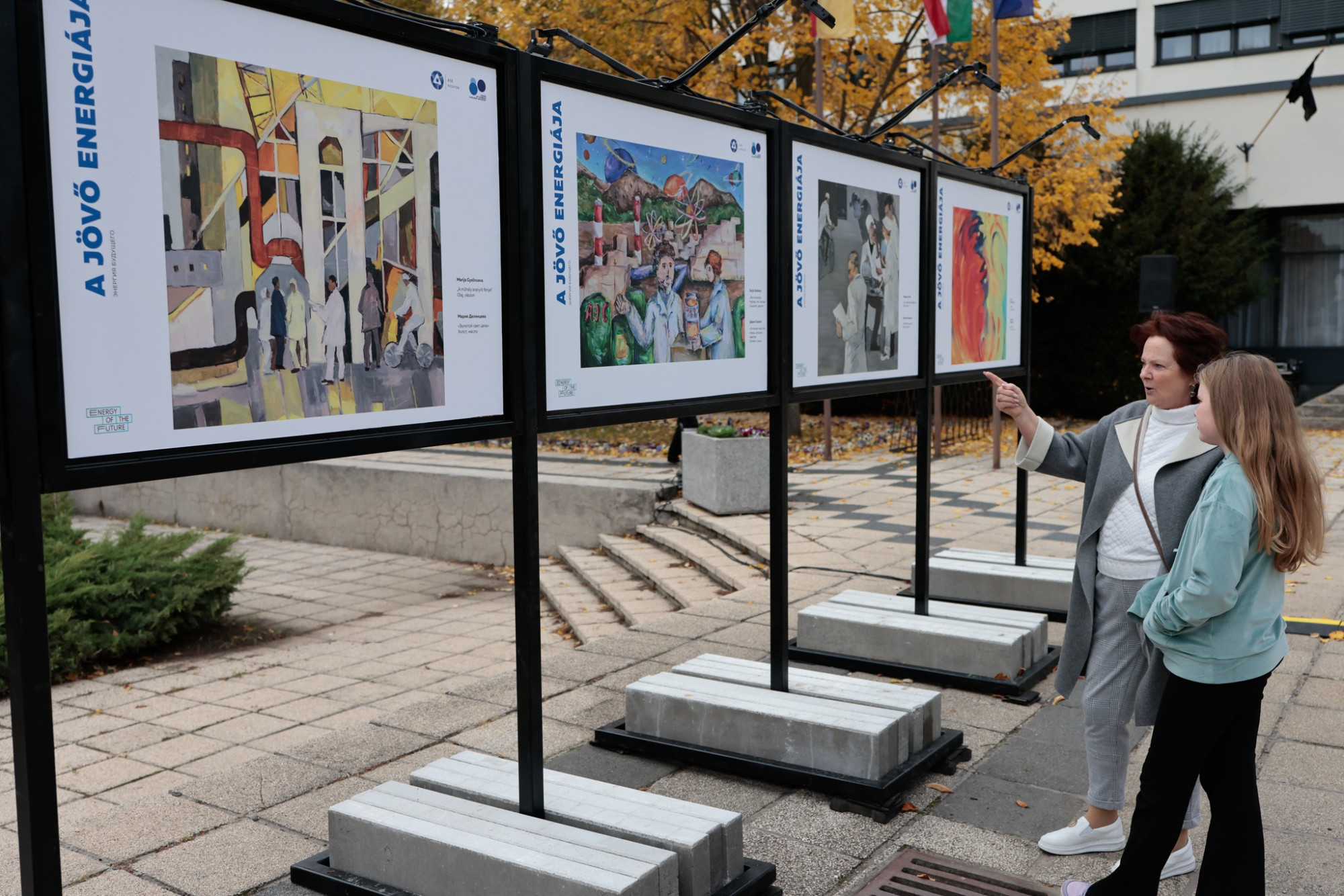 Saját kiállítások híján orosz atomvállalat exportálja a művészetet Paksra és Kalocsára