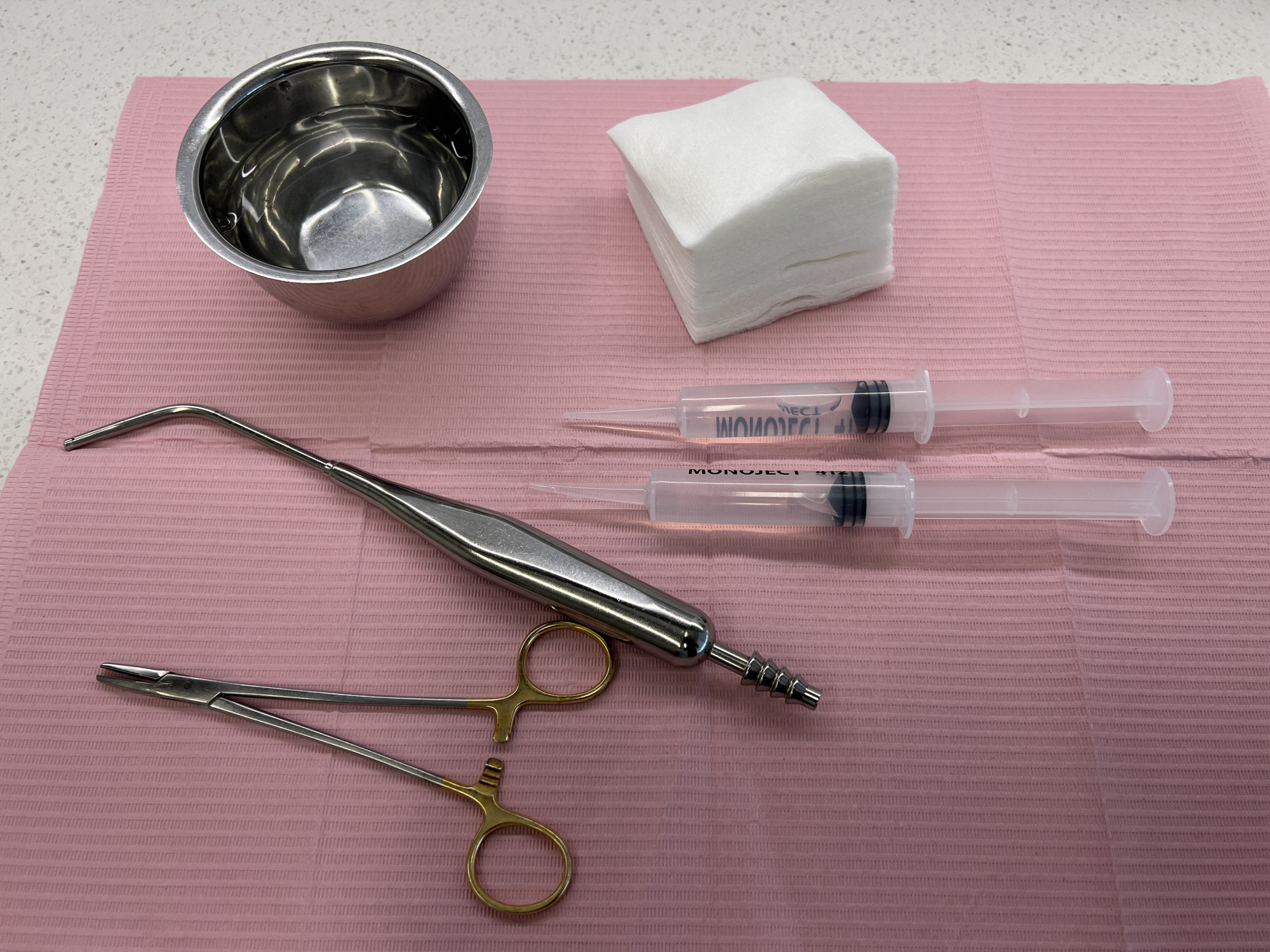 Nem voltak rendben a fogászati magánklinika engedélyei, ahol altatás közben meghalt egy kétéves kislány Bukarestben