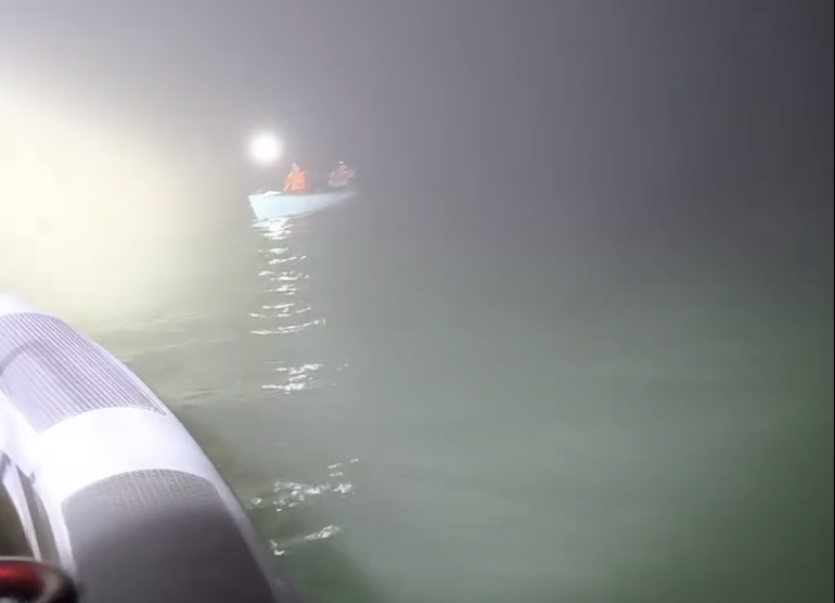 Vízimentők mentették ki a két horgászt, akik a nagy köd miatt eltévedtek a Balatonon