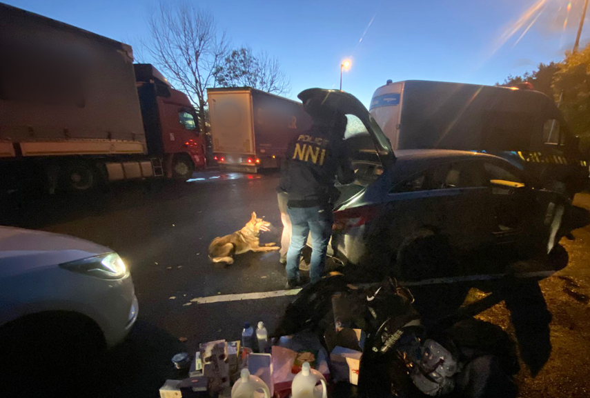 Mosószeres flakonban hozták Hollandiából az amfetamint