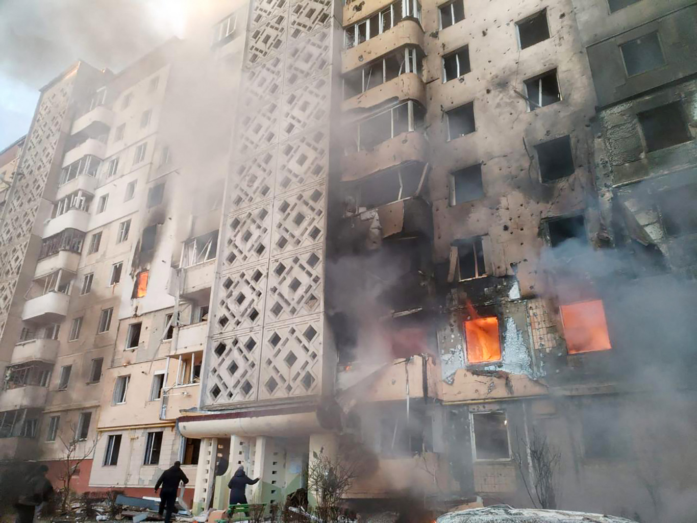 Kilenc ember meghalt egy nyugat-ukrajnai lakóházat ért támadásban