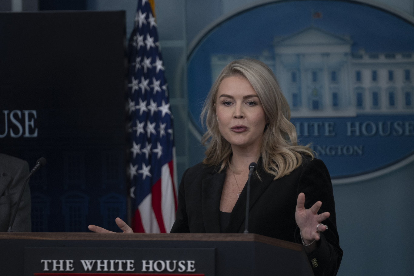 A Fehér Ház védelmébe vette Trumpot, amiért malackának nevezett egy újságírót