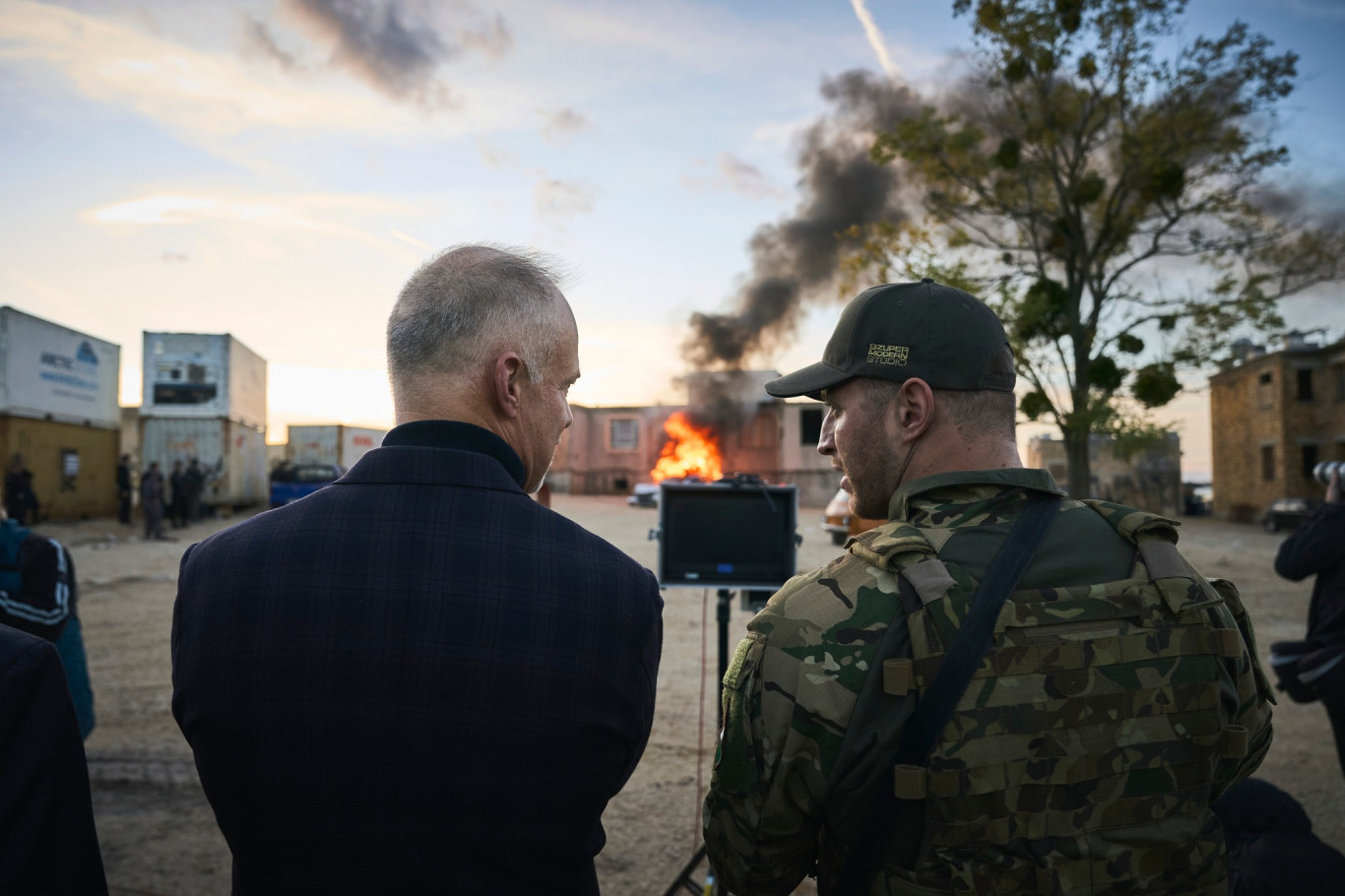 Miután bírálta a honvédelmi minisztert, háttérbe szorították a Sárkányok Kabul felett című film katonai szakértőjét