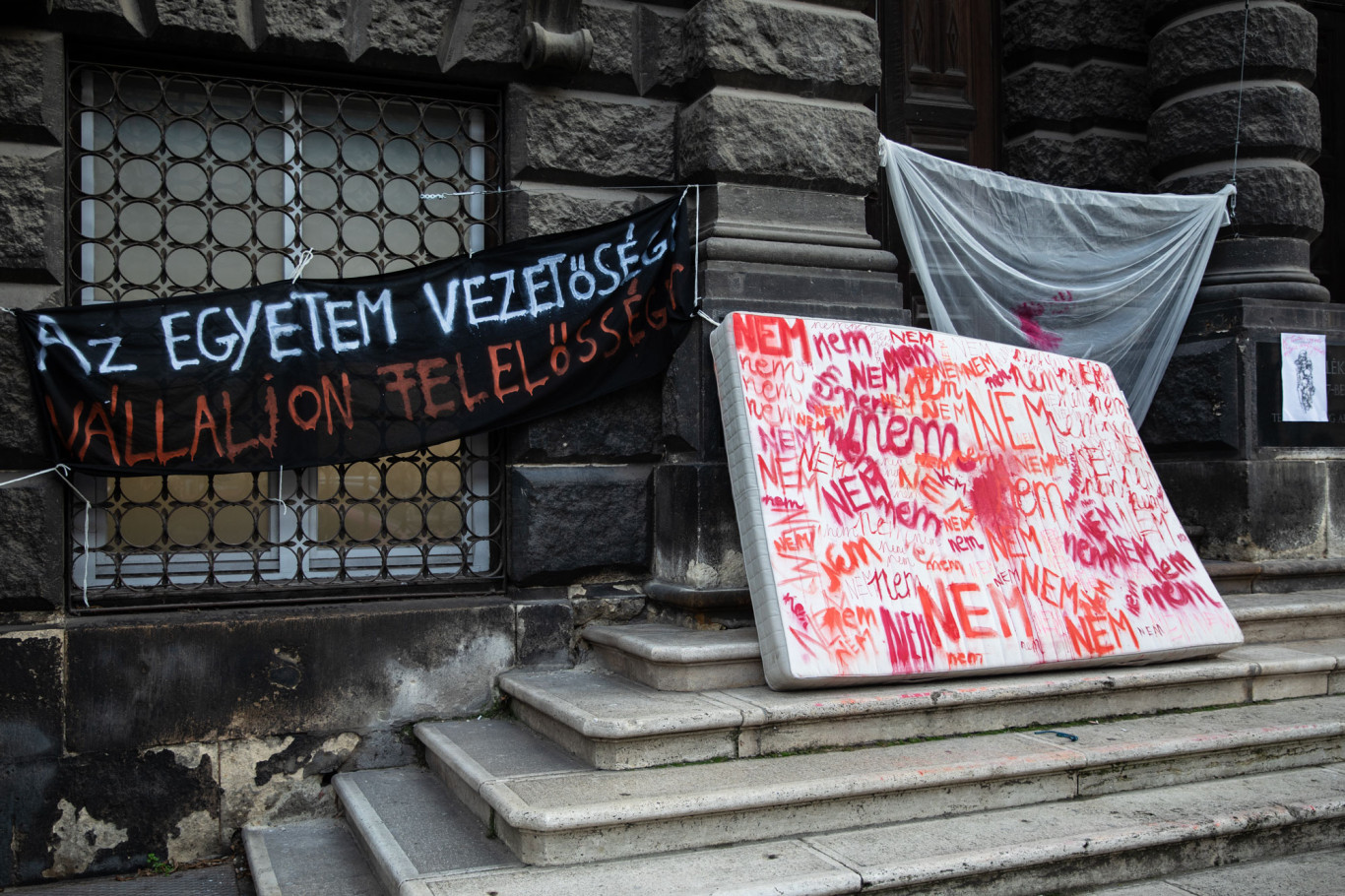 A hallgatók elérték, hogy a Képzőművészeti Egyetemen vizsgálják felül az erőszakos bűncselekményekre vonatkozó szabályozást