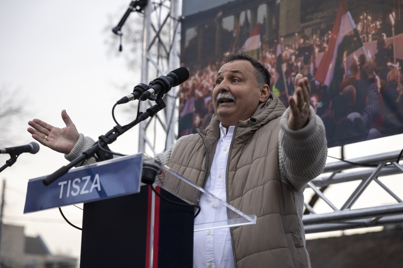 „Megdöbbentő állapotba kerültem lelkileg, ezt látta a kutyám is, meg a macskám is” – a tiszás Gajdos László a fideszes támadáshullámról