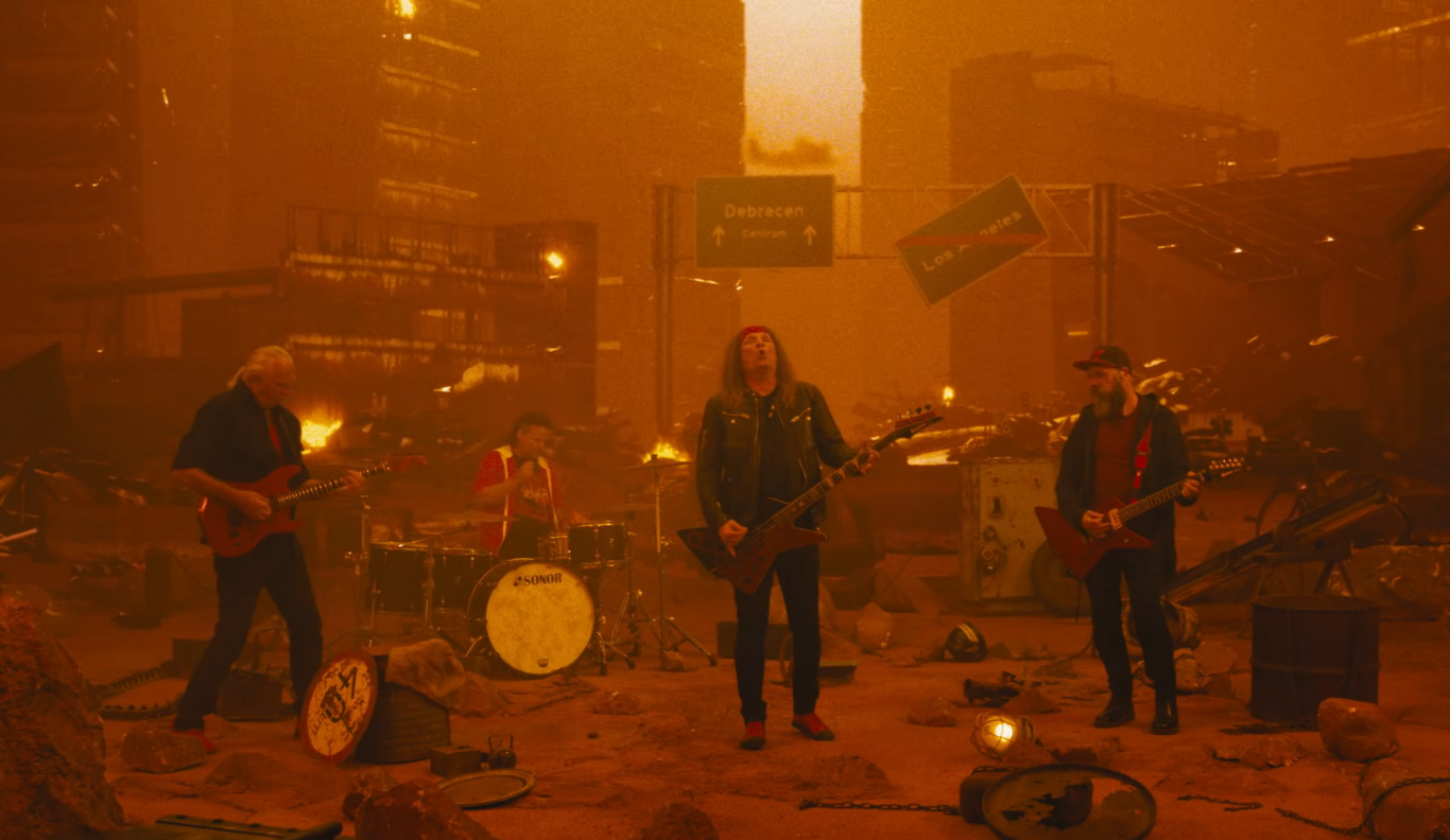 Kis késéssel, de a Tankcsapda is jegyet váltott a popipari elégedetlenségvonatra, csak azt nem tudni, merre tart