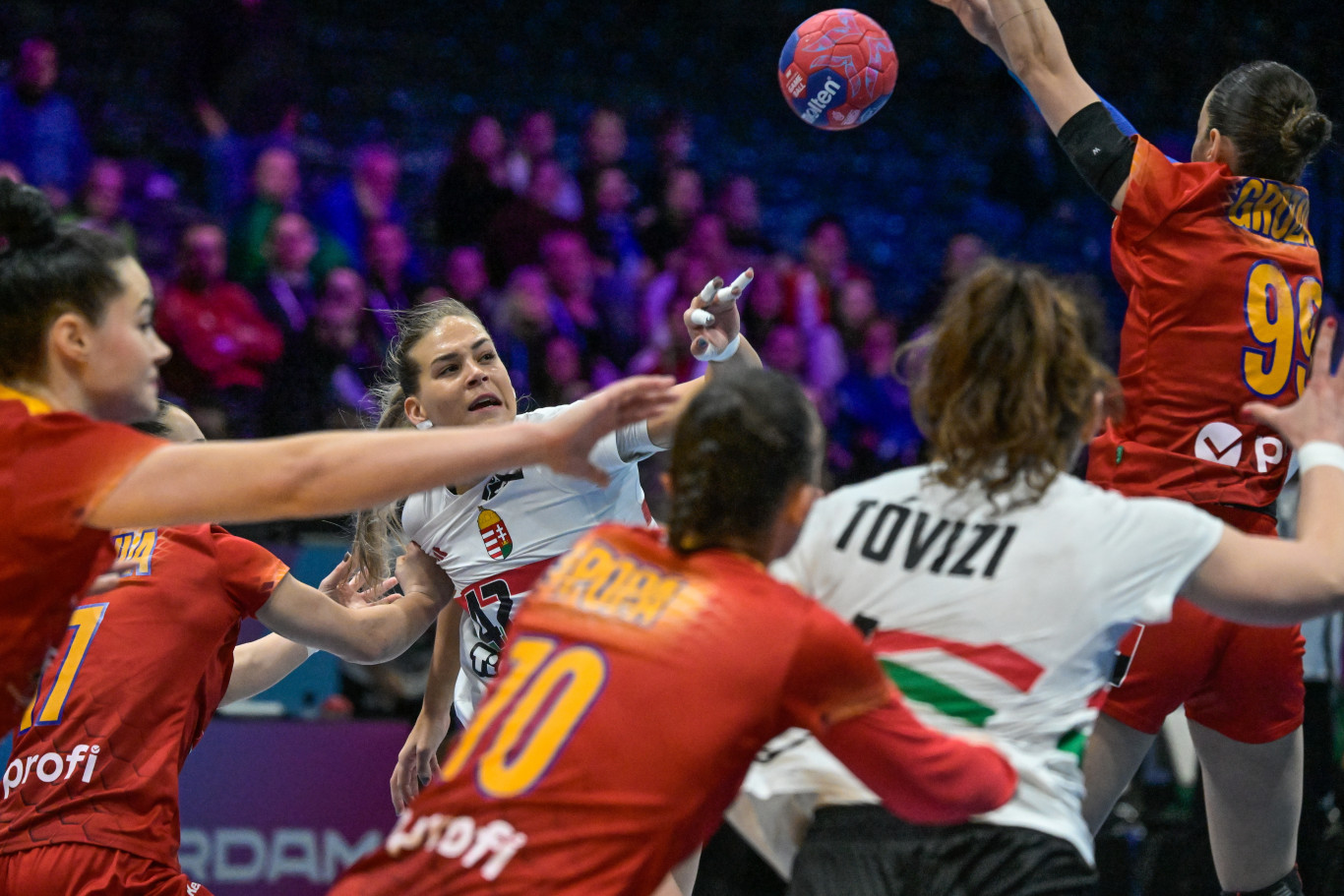 Nehéz meccsen, de legyőzte Romániát a női kéziválogatott