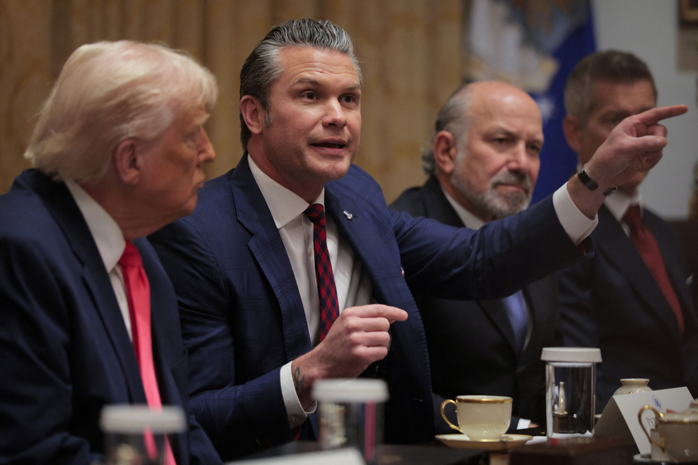 A Pentagon belső vizsgálata szerint is veszélyeztethette amerikai katonák életét a hadműveletekről csetelő miniszter