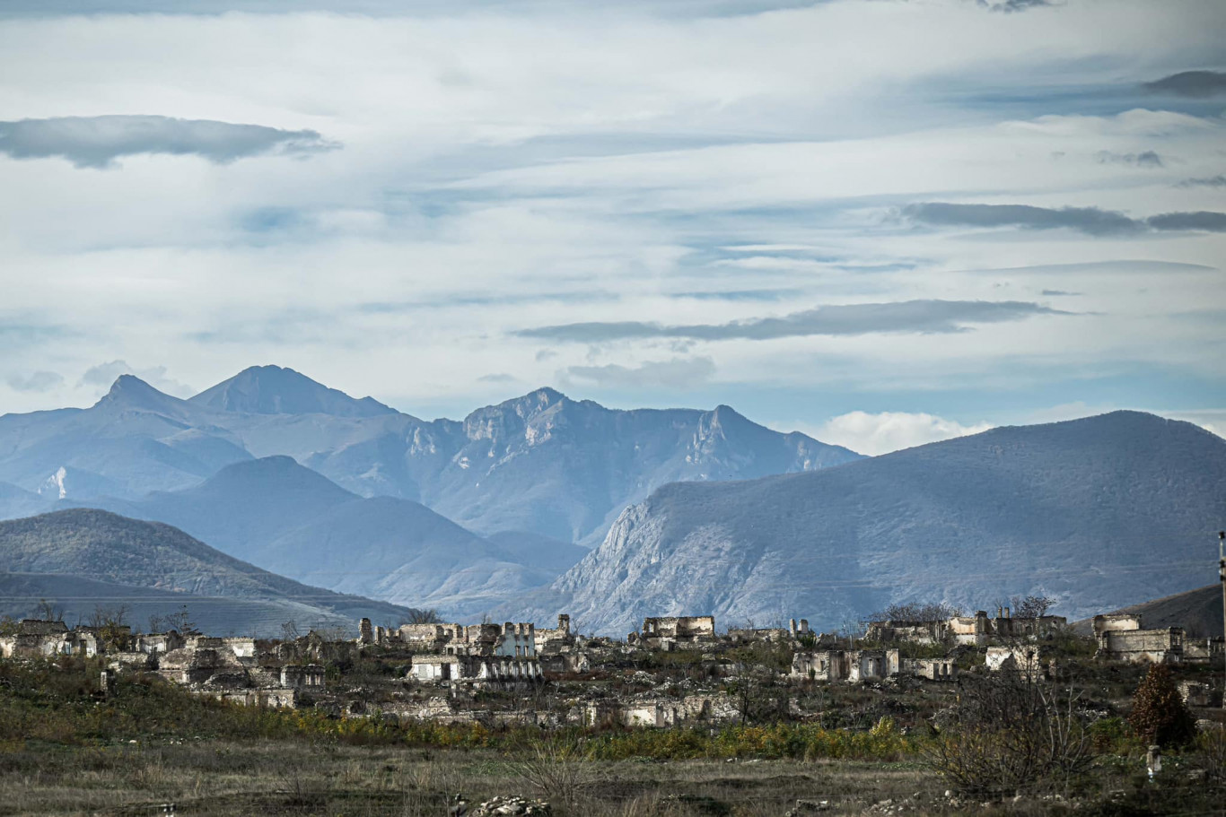 Hungary First: a kormány 39 milliárd(!) forintot szán egy azerbajdzsáni szellemfalu újjáépítésére