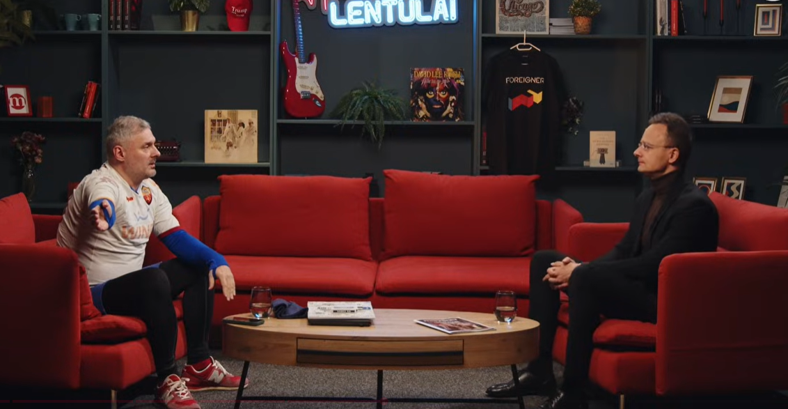 Szijjártó büszke a Lavrovtól kapott kitüntetésre, mert az oroszokkal való együttműködésével a magyar emberek járnak jól