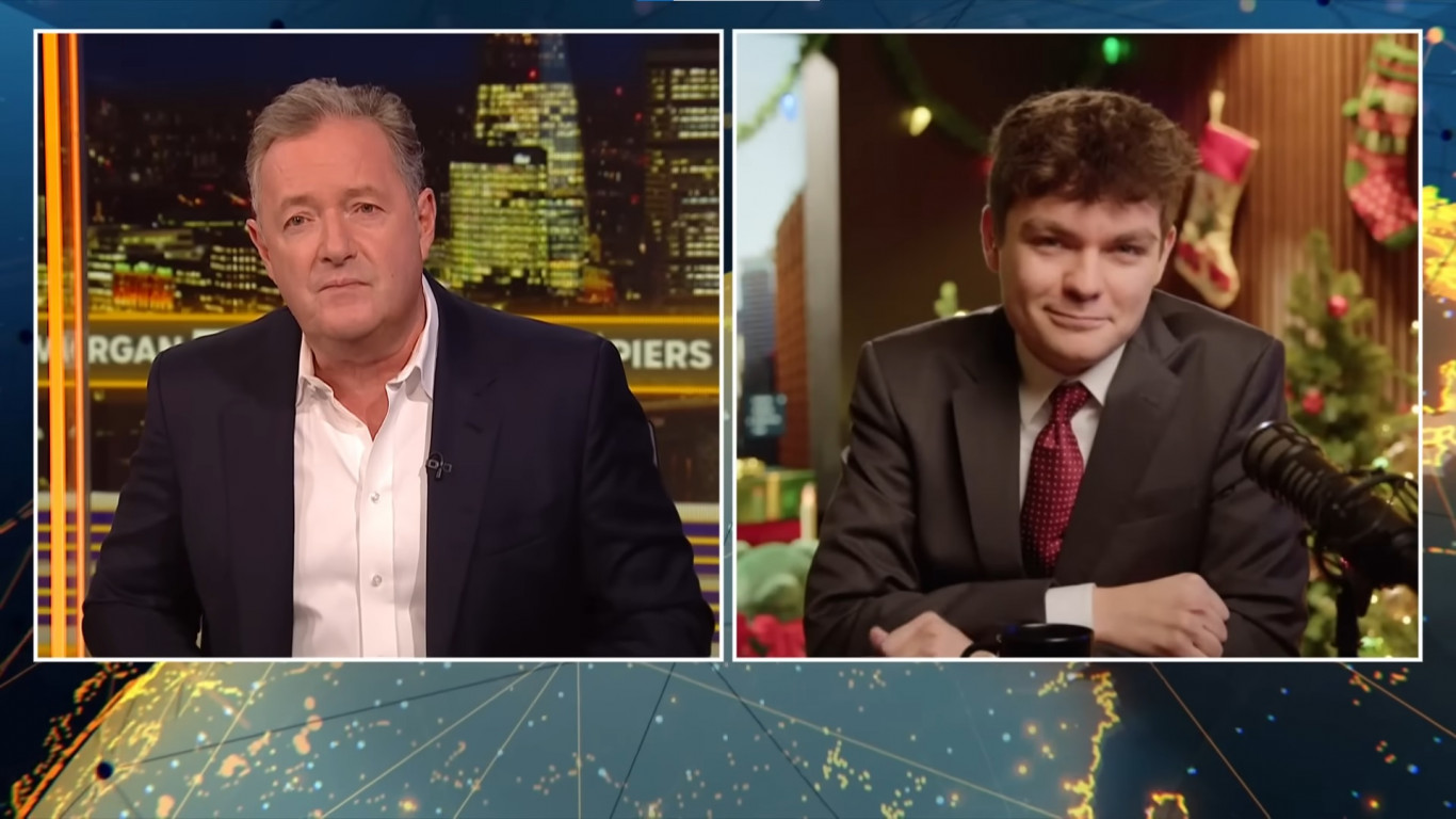 A 27 éves, rasszista, incel, keresztény Nick Fuentes 2 órán át vitázott a 60 éves, konzervatív Piers Morgannel
