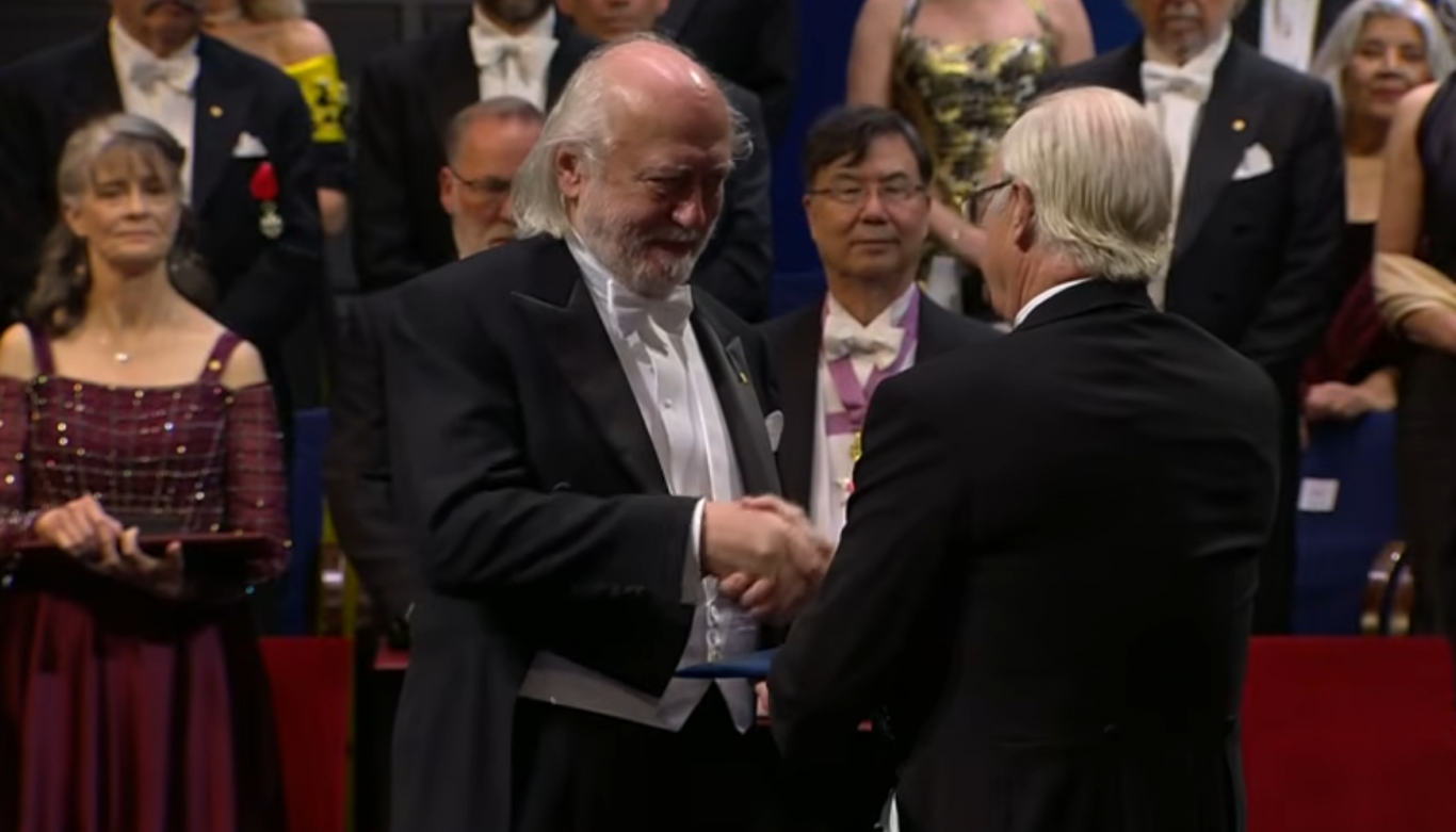 Magyarországról másodszor: Krasznahorkai László Stockholmban átvette az irodalmi Nobel-díjat