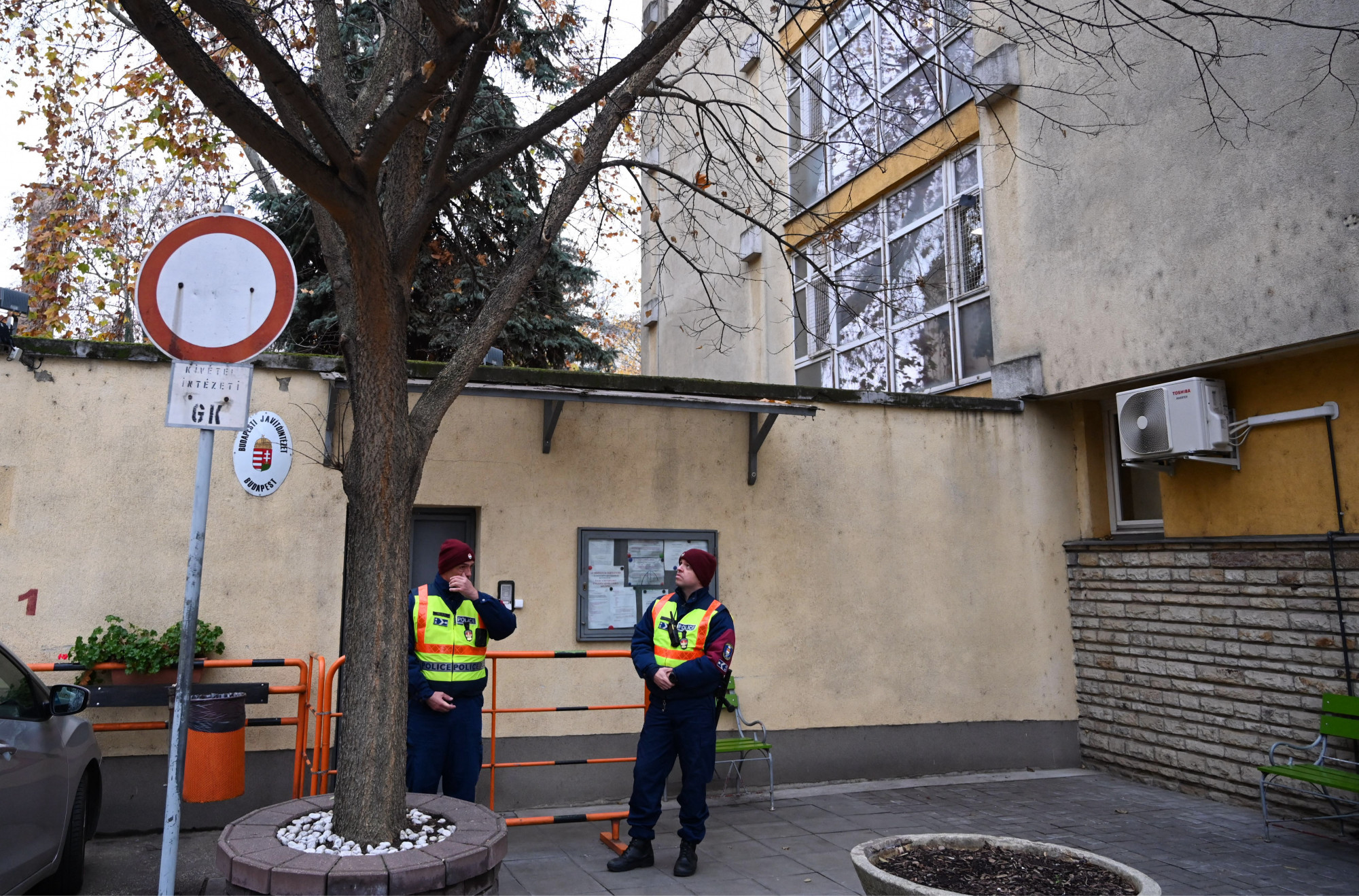 Letartóztattak egy pszichológusnőt a Szőlő utcai ügyben, aki a gyanú szerint rendszeresen bántalmazta a fiatalokat
